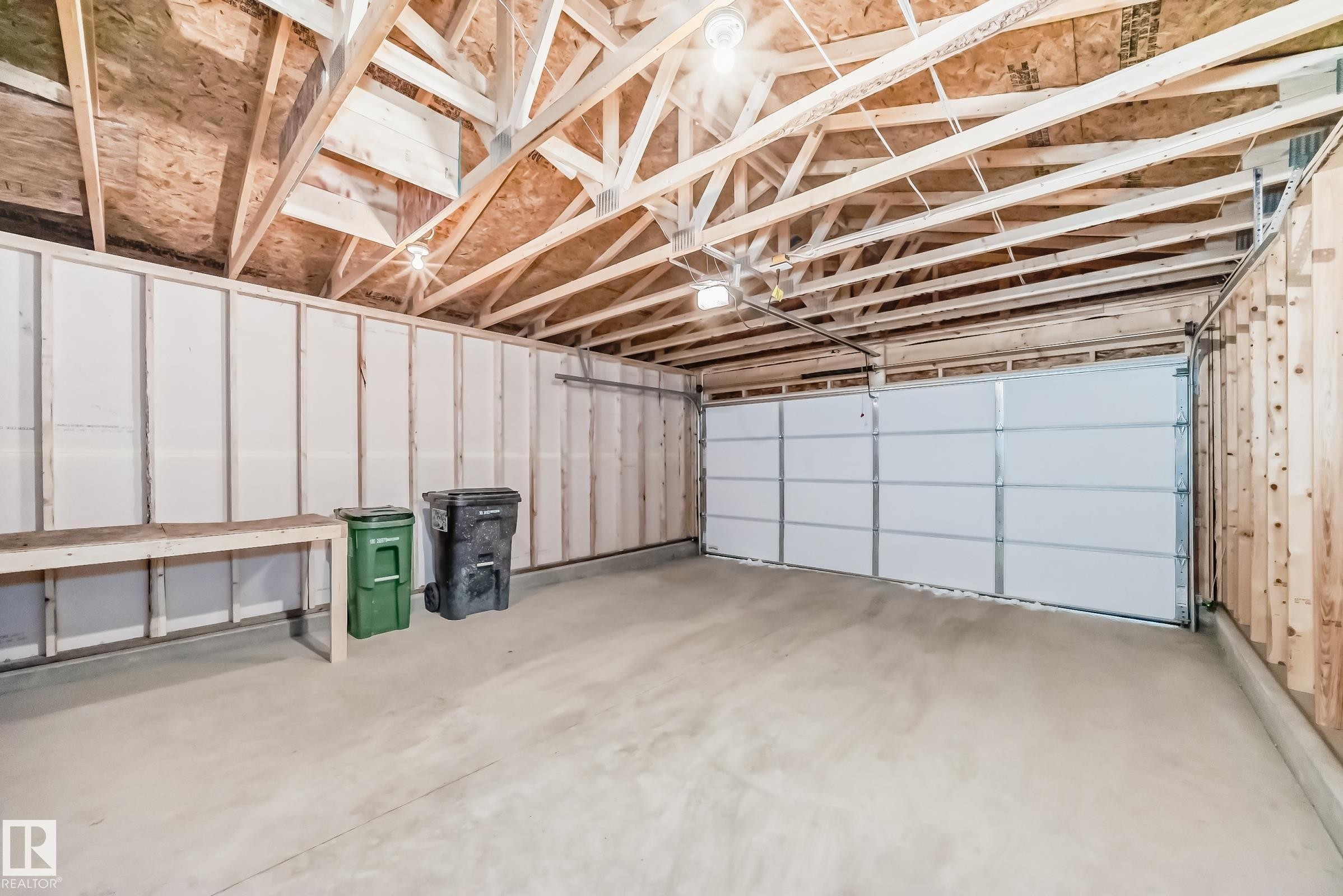 5025 Kinney Link Link, Edmonton, AB - Indoor Photo Showing Garage