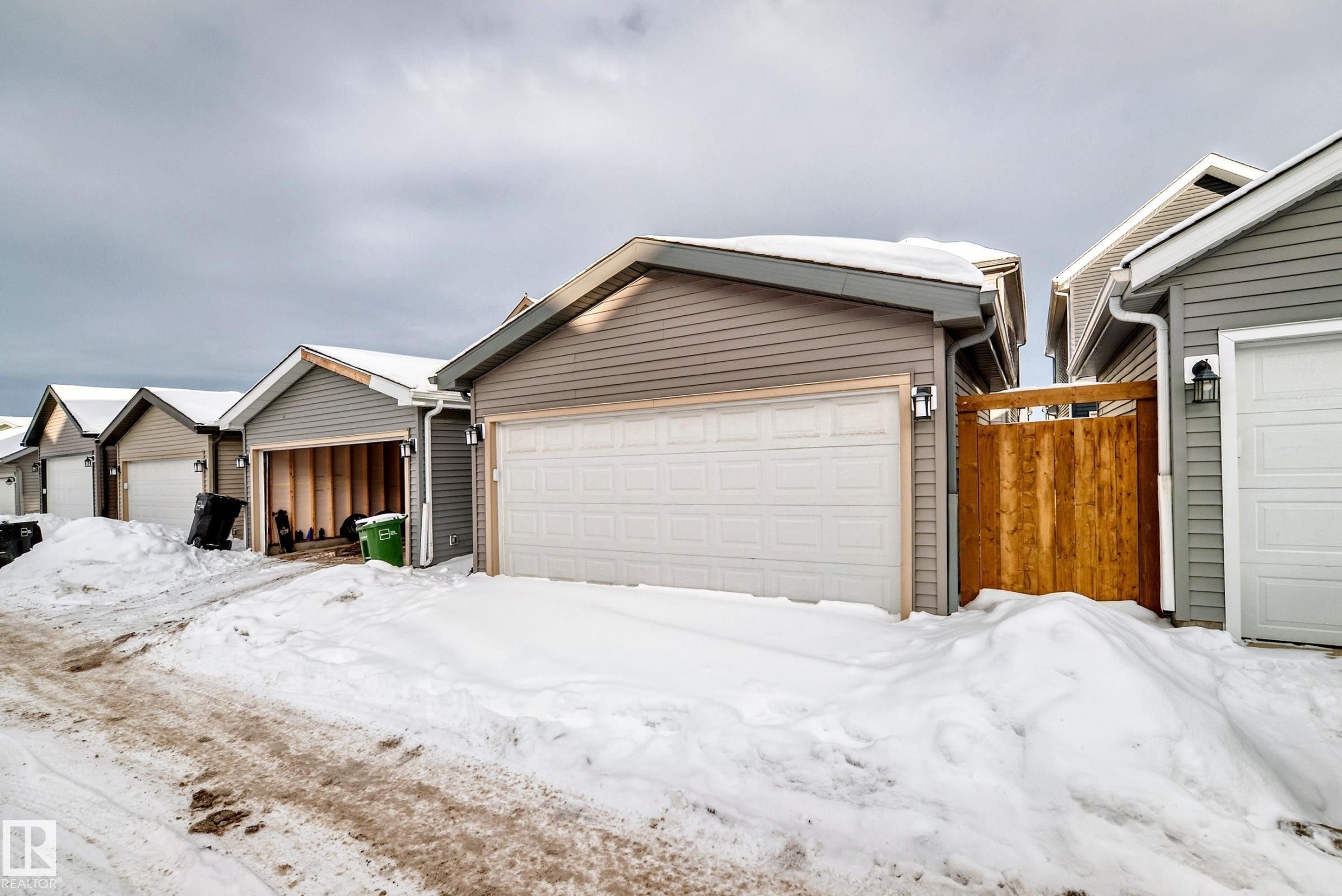 5025 Kinney Link Link, Edmonton, AB - Outdoor