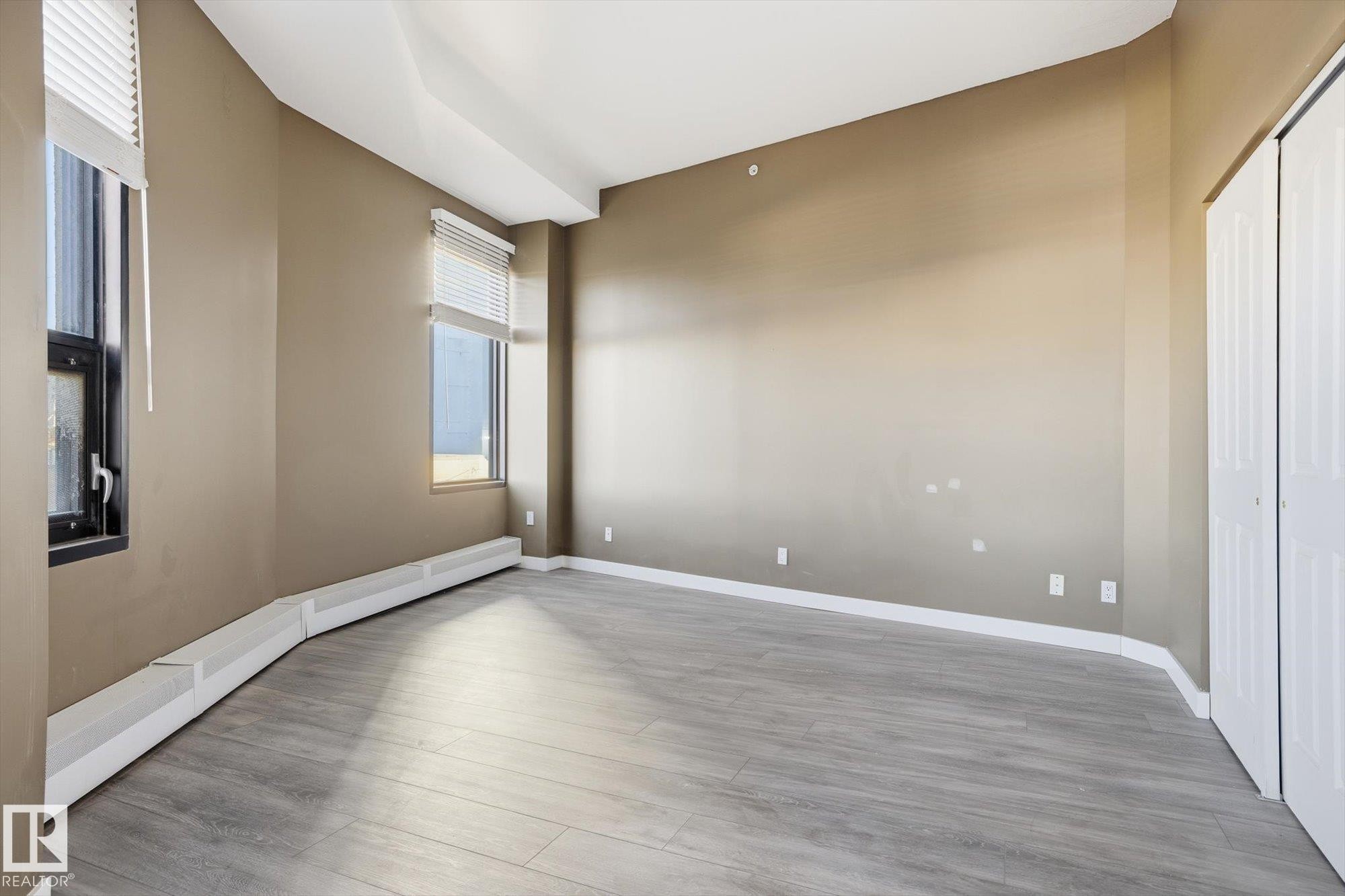 301 10106 105 Street, Edmonton, AB - Indoor Photo Showing Other Room