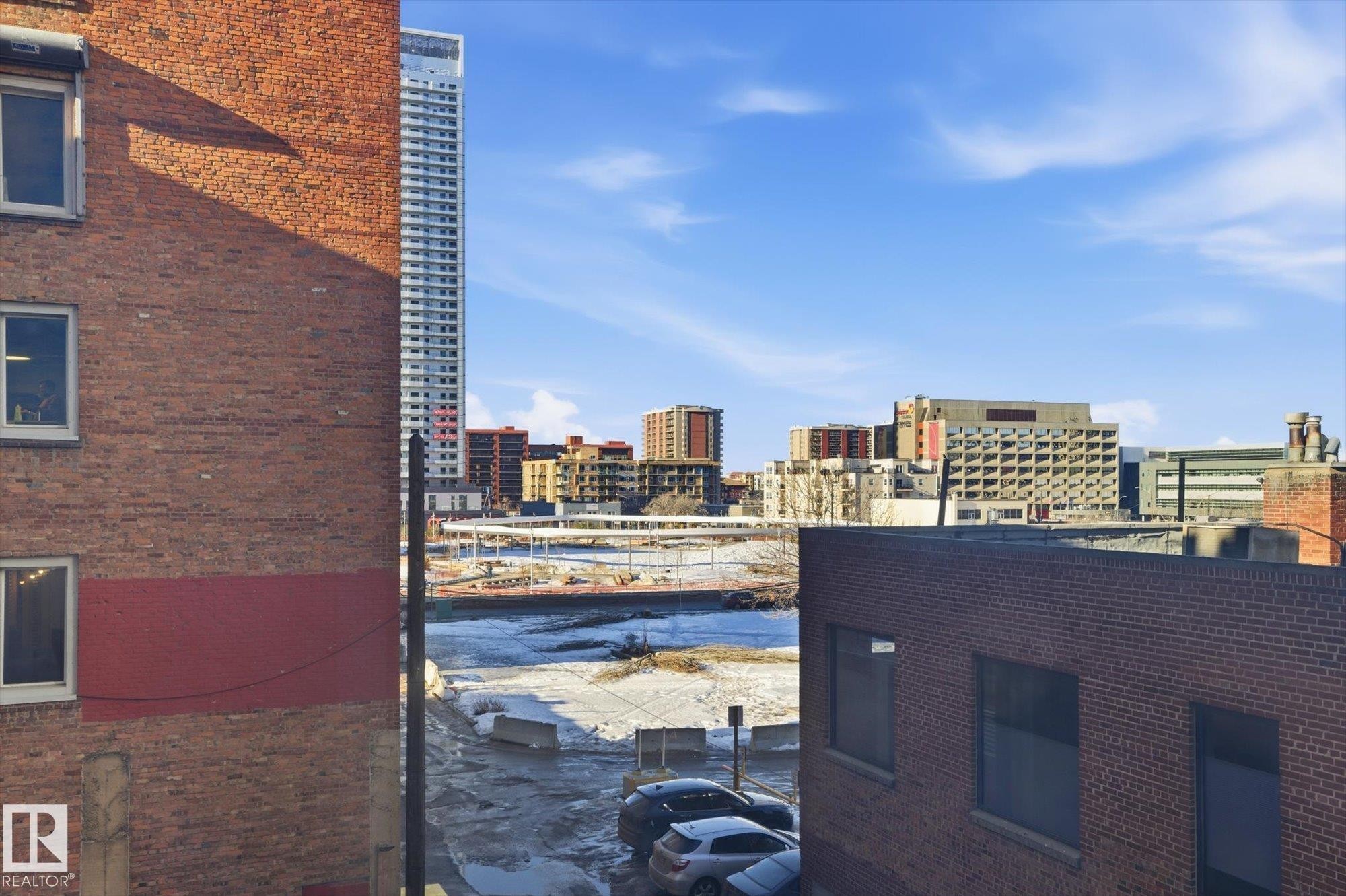 301 10106 105 Street, Edmonton, AB - Outdoor