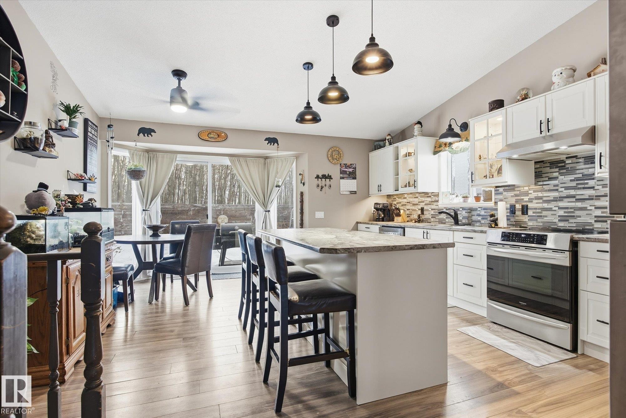 67A Arbor Crescent, St. Albert, AB - Indoor Photo Showing Kitchen With Upgraded Kitchen