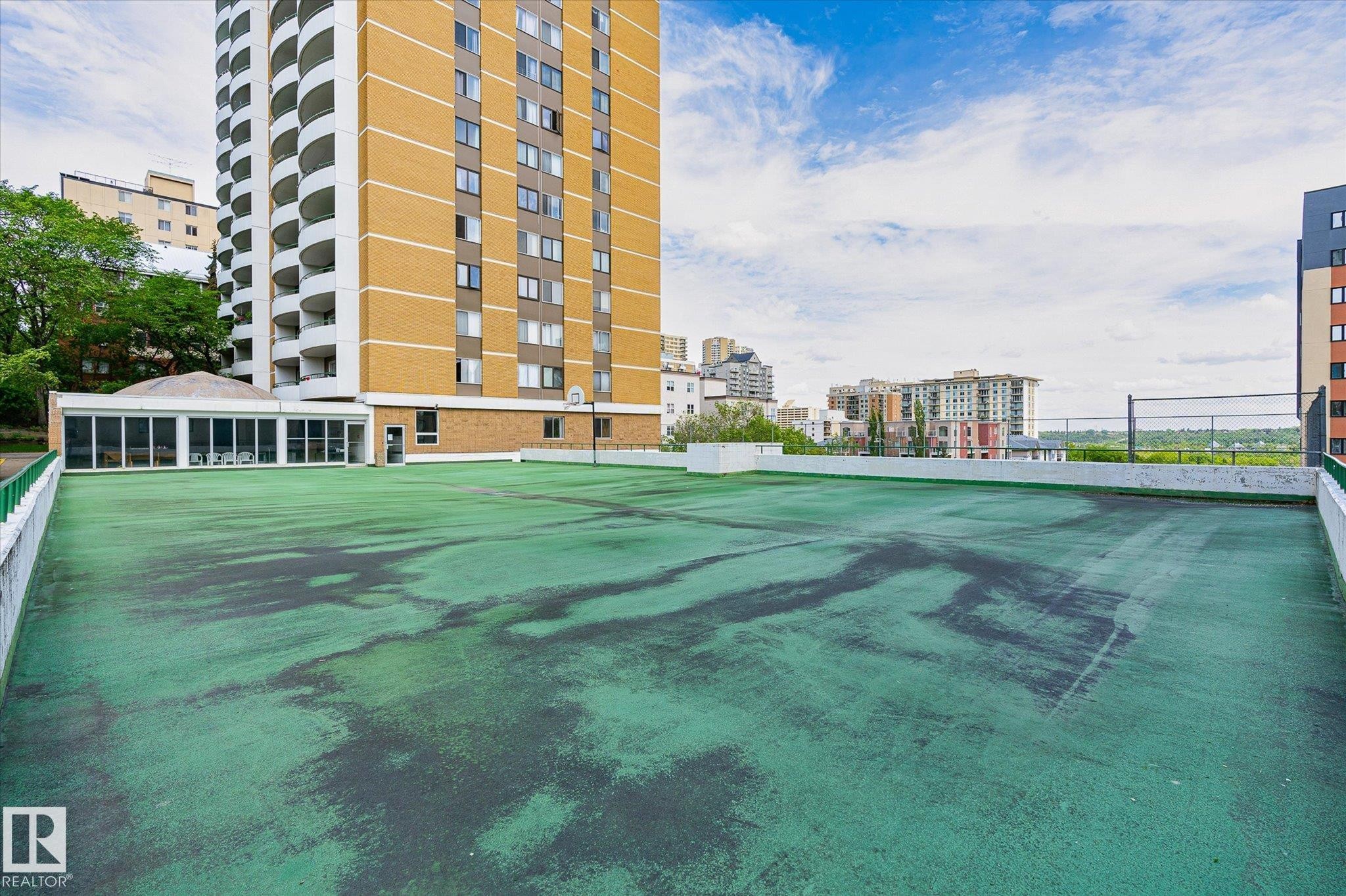 View of swimming pool - 304 9725 106 Street, Edmonton, AB - Outdoor