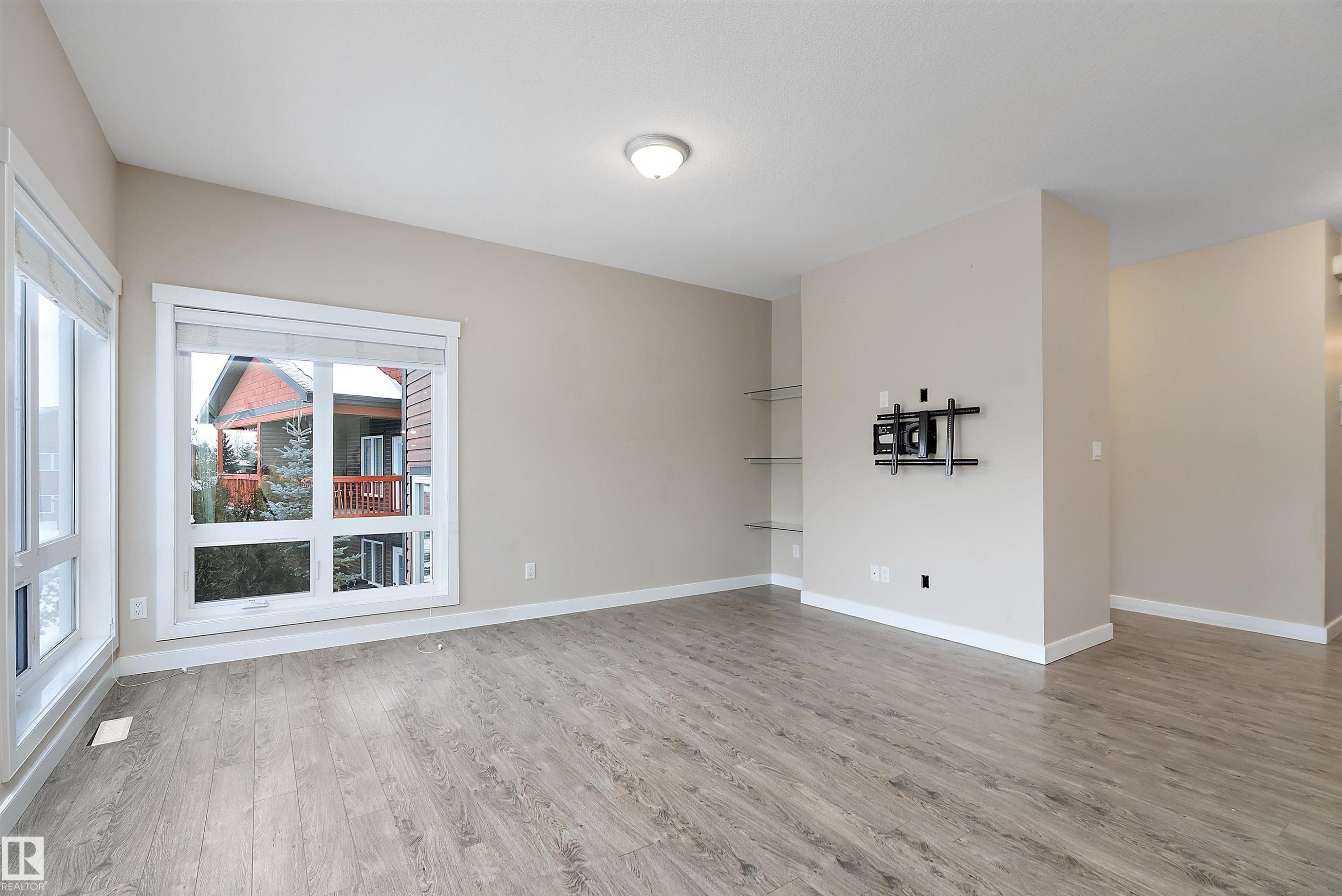 3403 Graybriar Green, Stony Plain, AB - Indoor