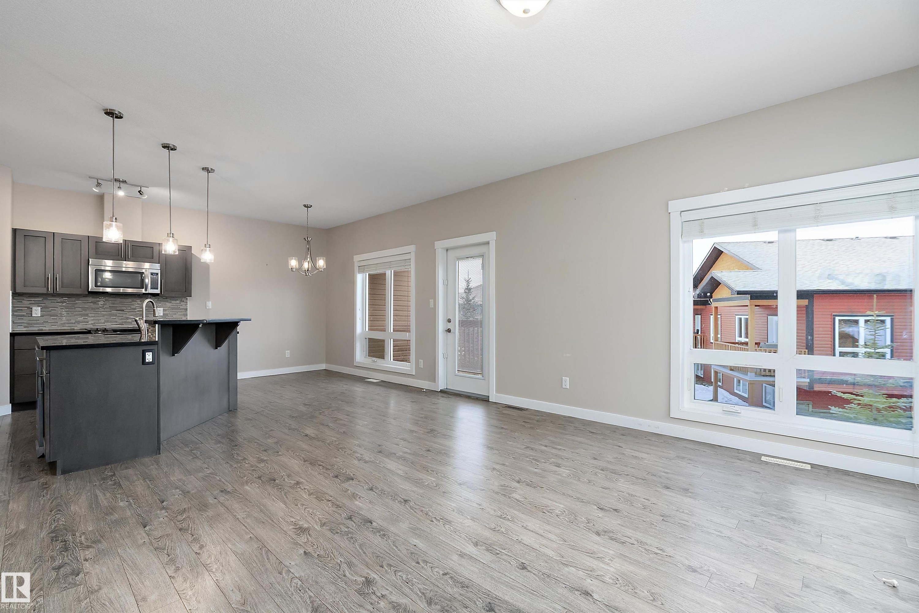 3403 Graybriar Green, Stony Plain, AB - Indoor Photo Showing Kitchen With Upgraded Kitchen