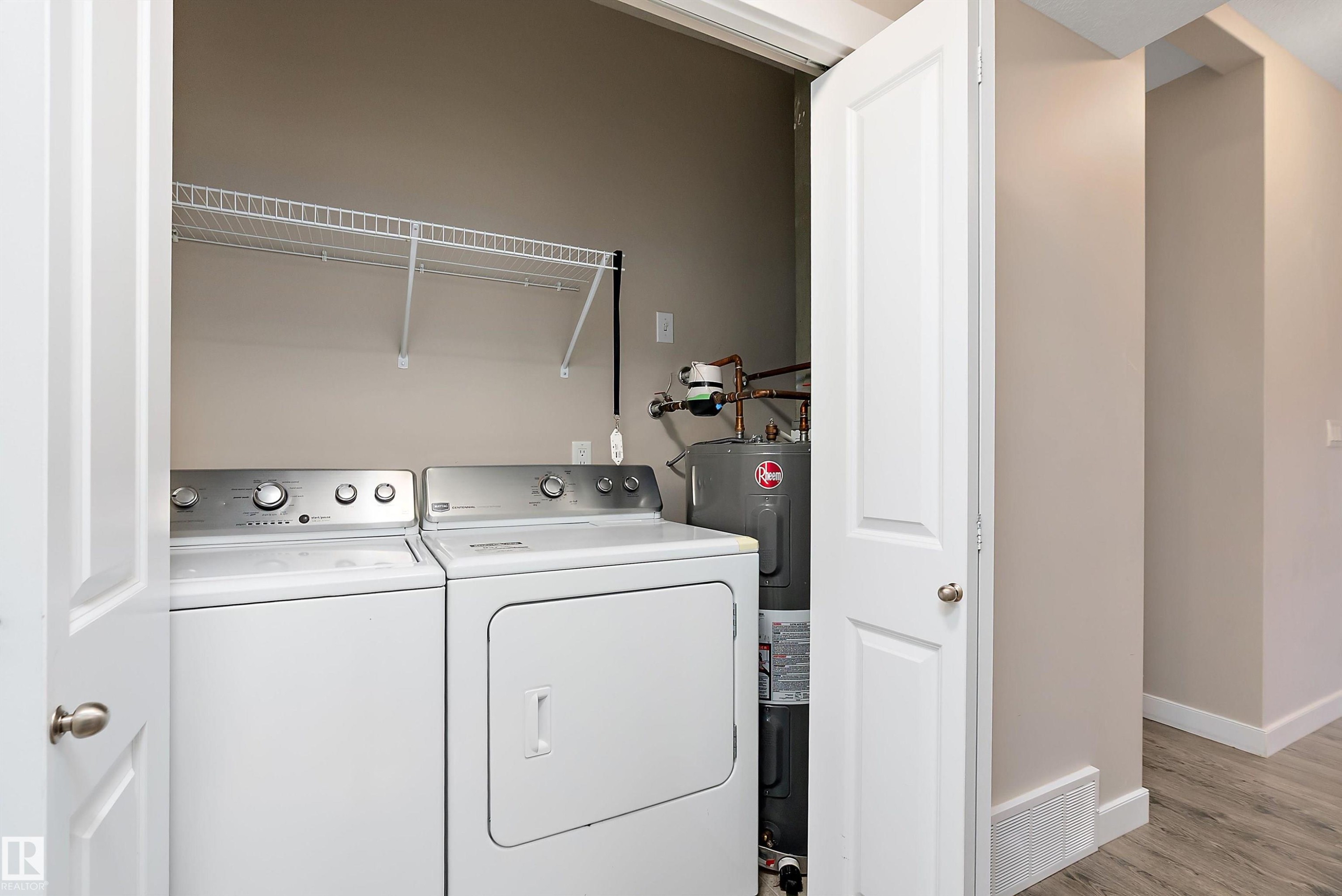 3403 Graybriar Green, Stony Plain, AB - Indoor Photo Showing Laundry Room