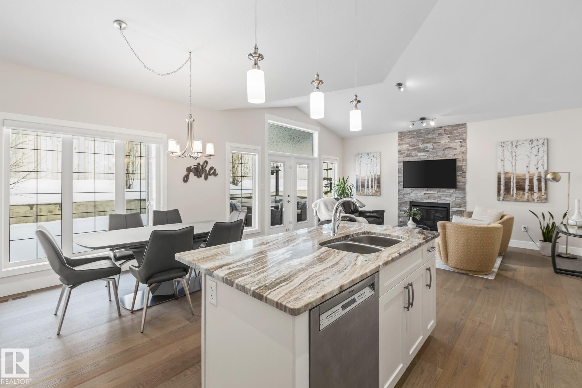 18 8 Lynx Close, St. Albert, AB - Indoor With Fireplace