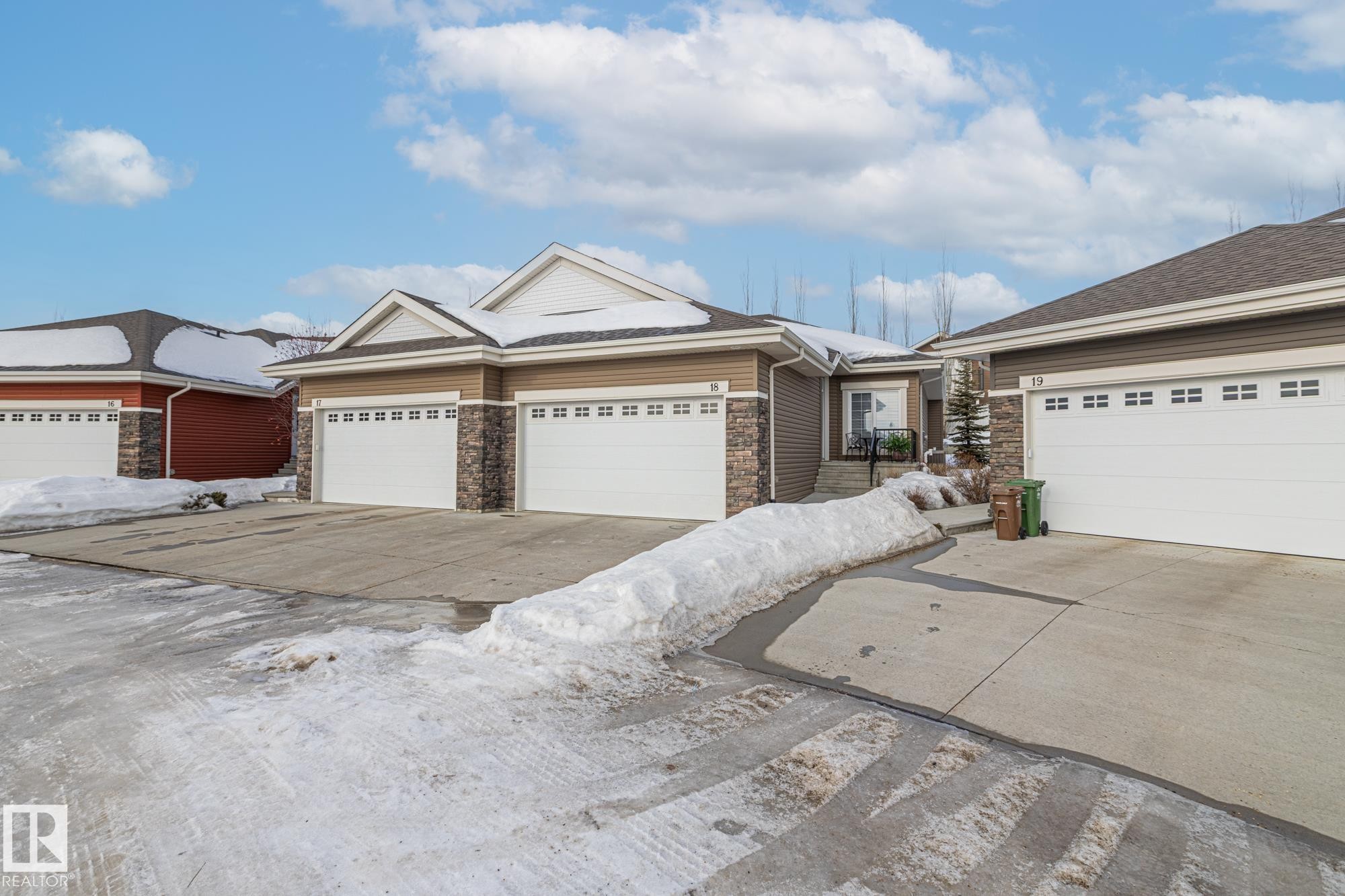 18 8 Lynx Close, St. Albert, AB - Outdoor With Facade