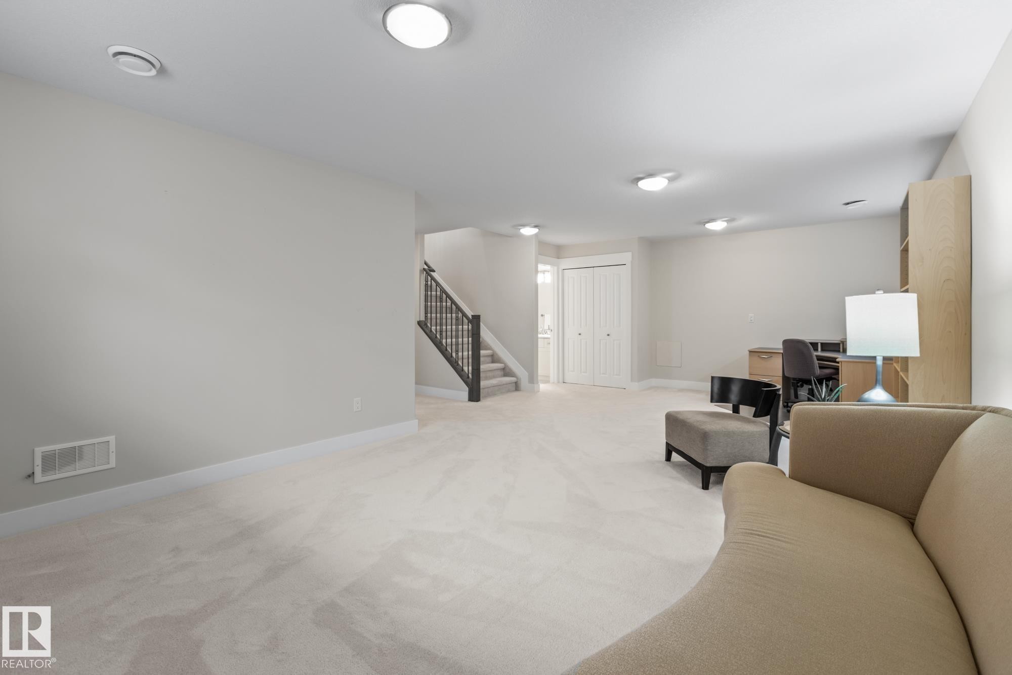 18 8 Lynx Close, St. Albert, AB - Indoor