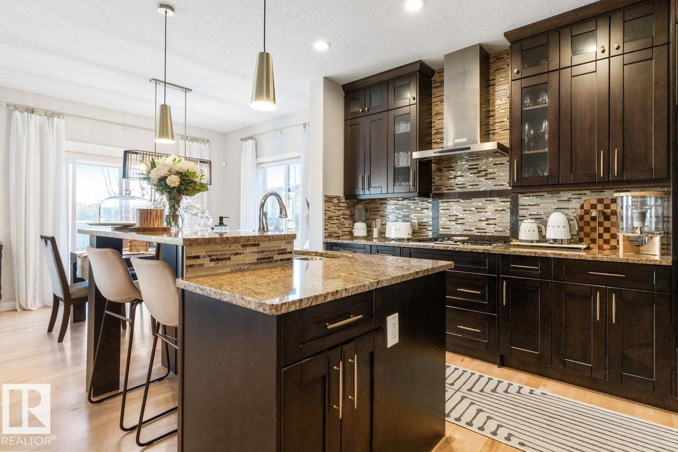 3693 Claxton Place, Edmonton, AB - Indoor Photo Showing Kitchen With Upgraded Kitchen