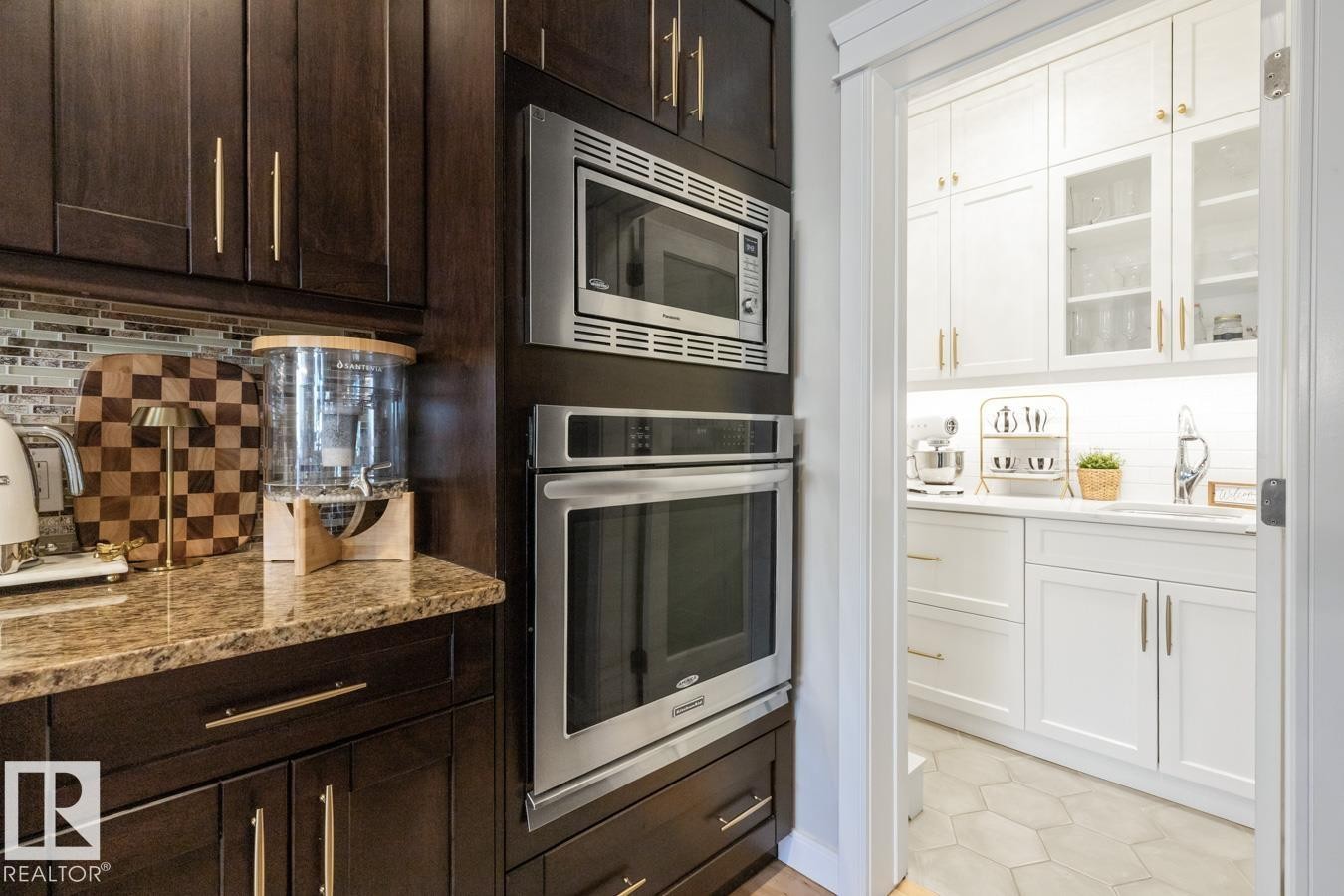 3693 Claxton Place, Edmonton, AB - Indoor Photo Showing Kitchen