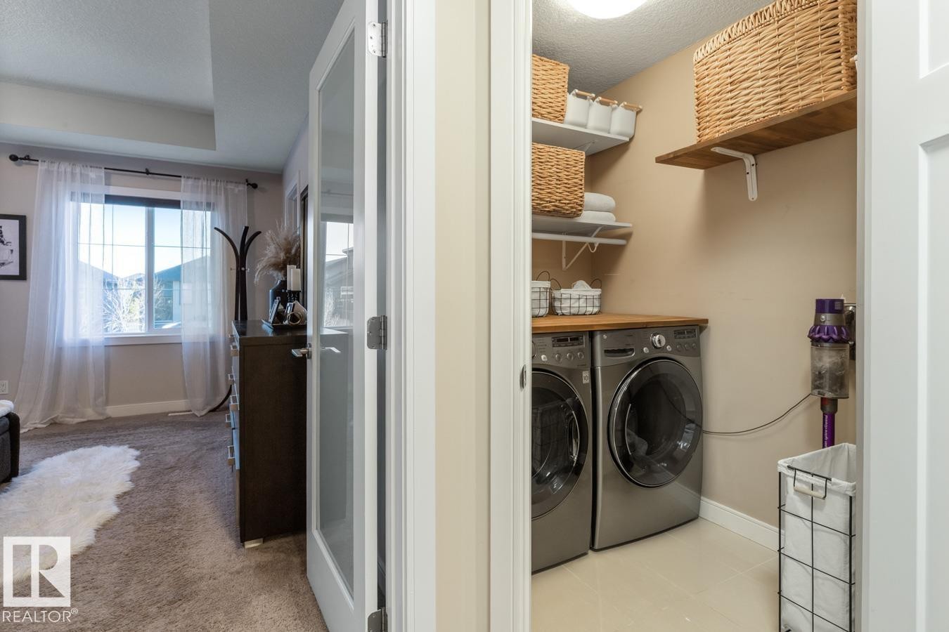 3693 Claxton Place, Edmonton, AB - Indoor Photo Showing Laundry Room