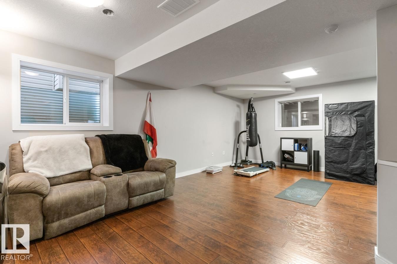 3693 Claxton Place, Edmonton, AB - Indoor