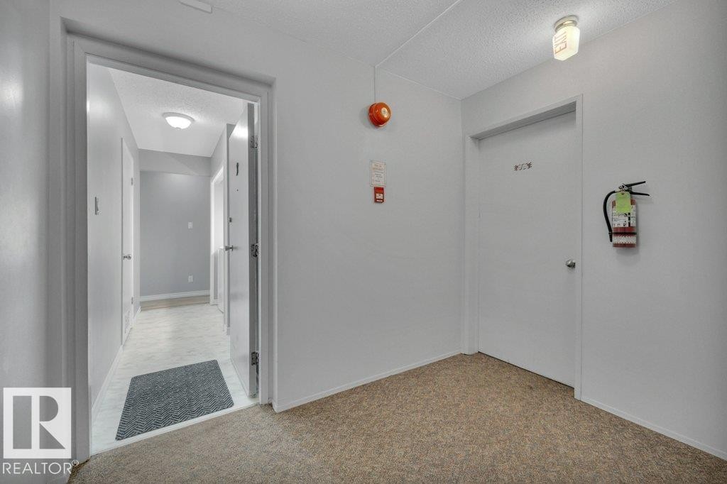 3 7404 38 Avenue, Edmonton, AB - Indoor Photo Showing Other Room