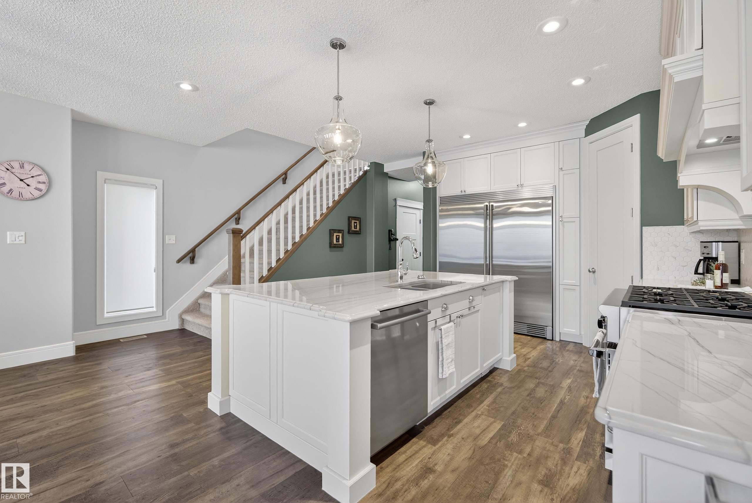3687 Westcliff Way, Edmonton, AB - Indoor Photo Showing Kitchen With Upgraded Kitchen