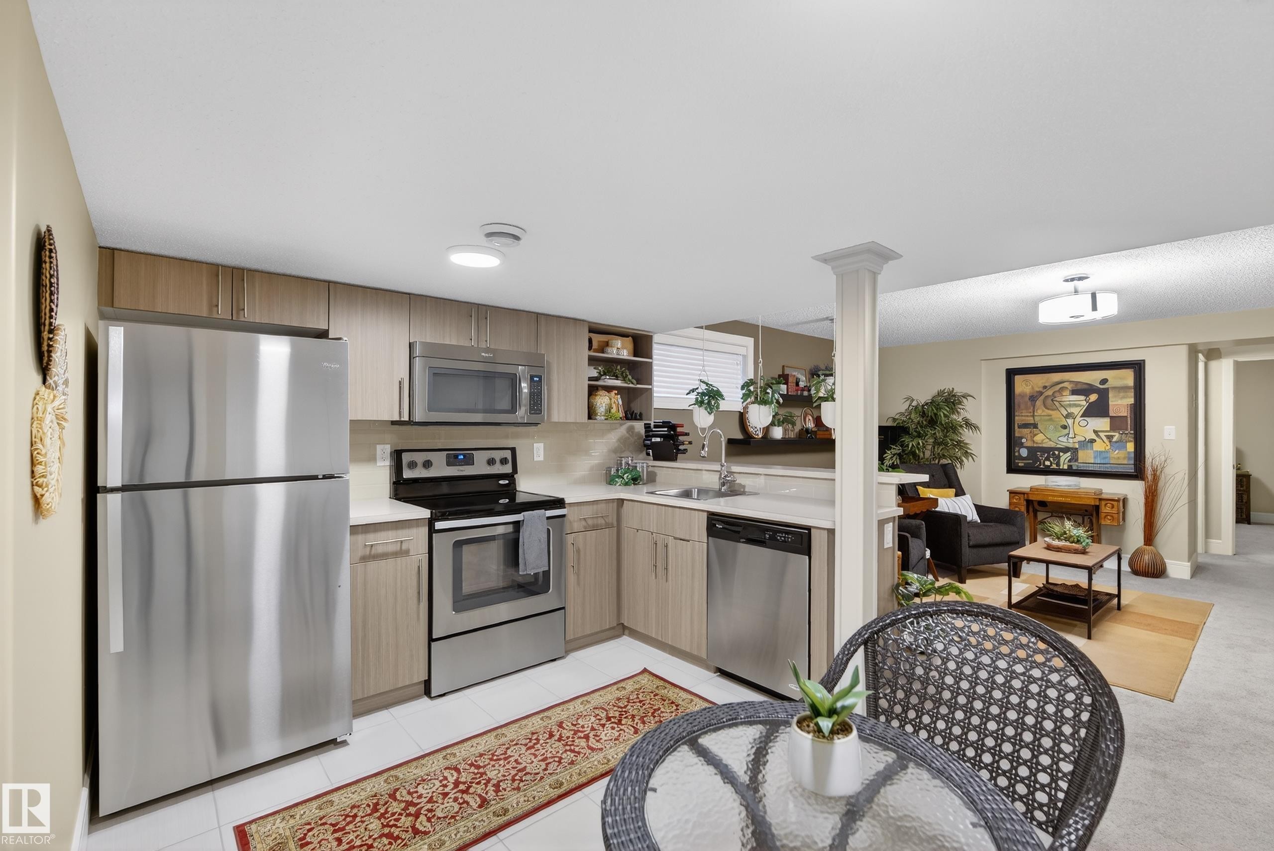 3687 Westcliff Way, Edmonton, AB - Indoor Photo Showing Kitchen