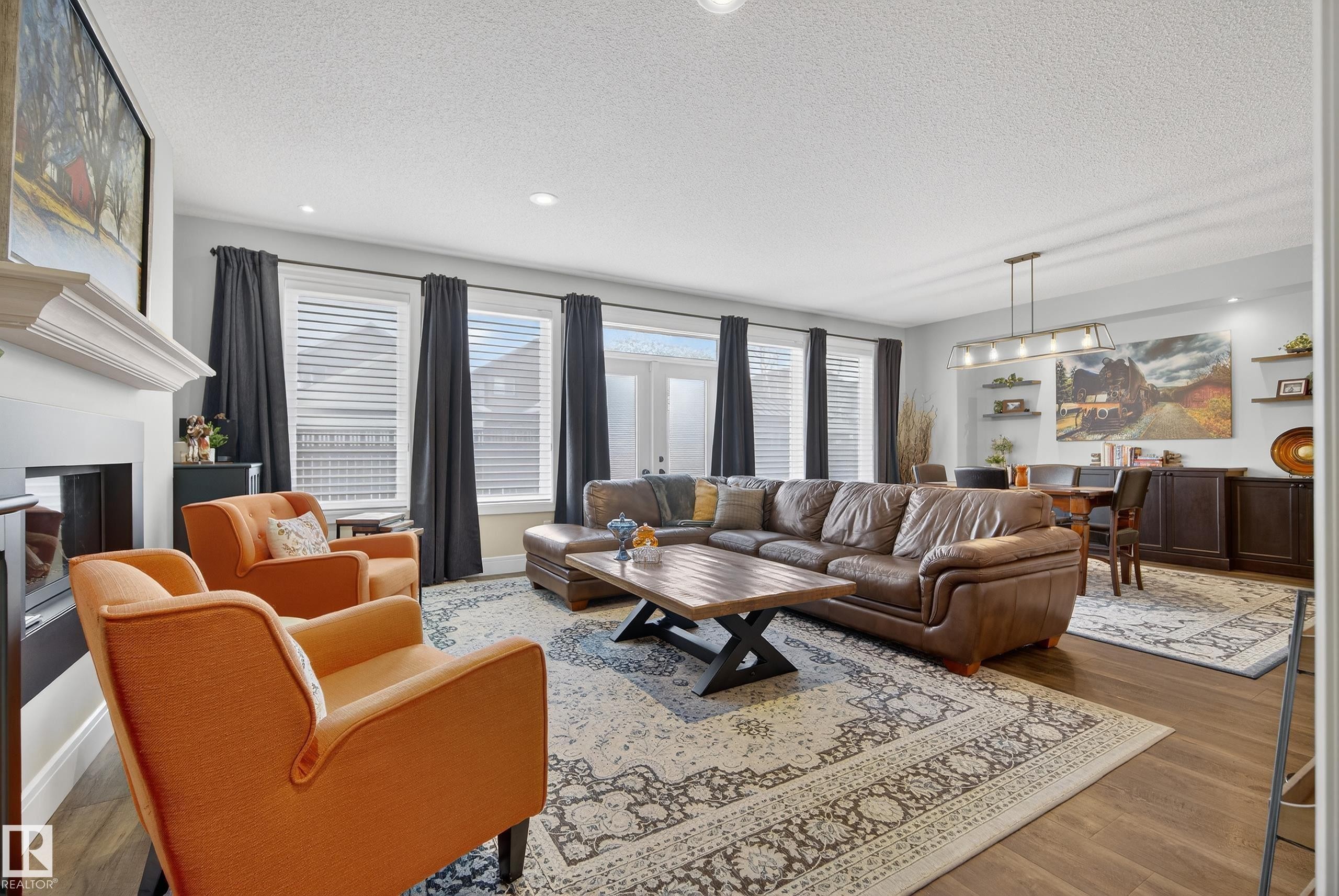 3687 Westcliff Way, Edmonton, AB - Indoor Photo Showing Living Room