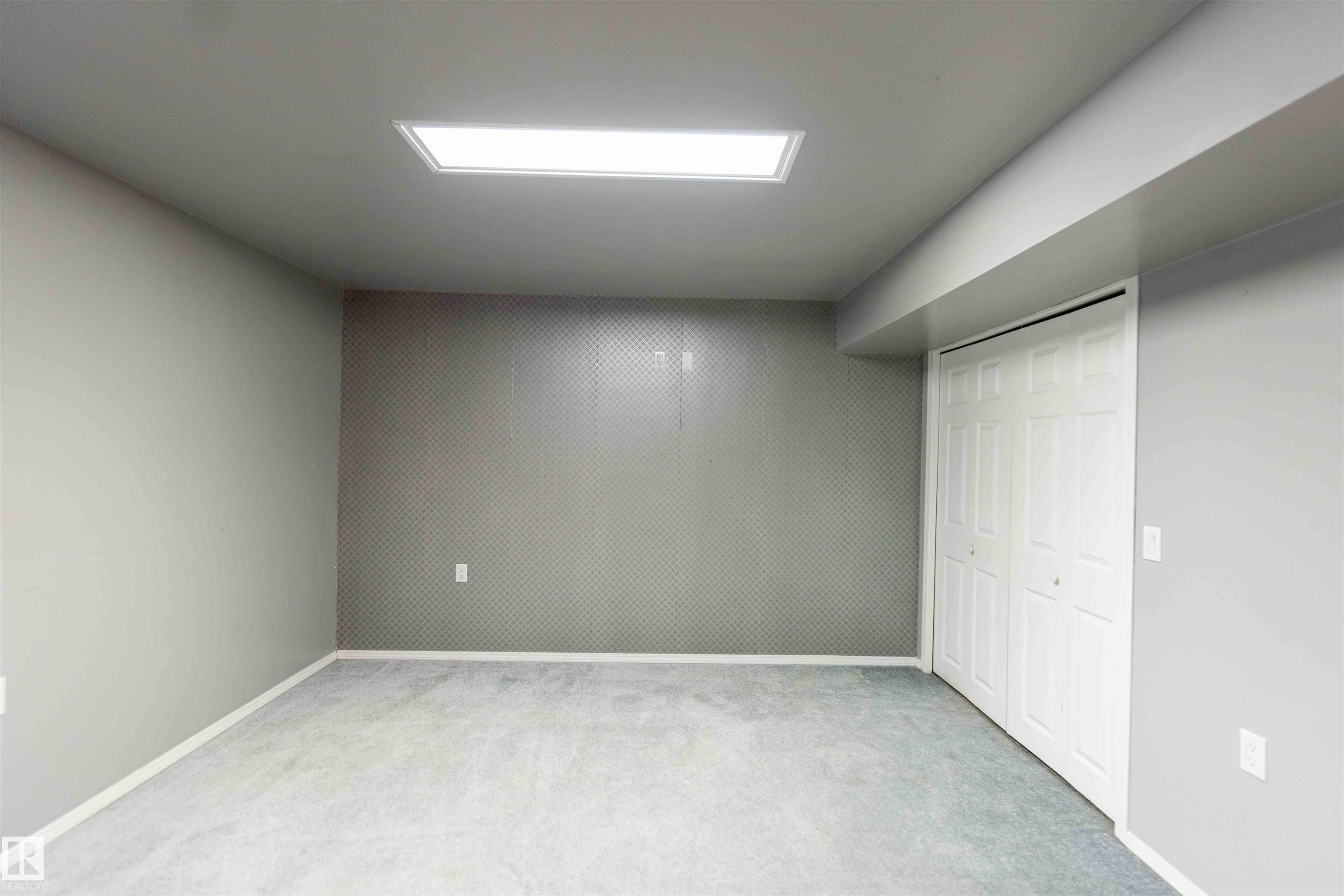 11211 11 Ave, Edmonton, AB - Indoor