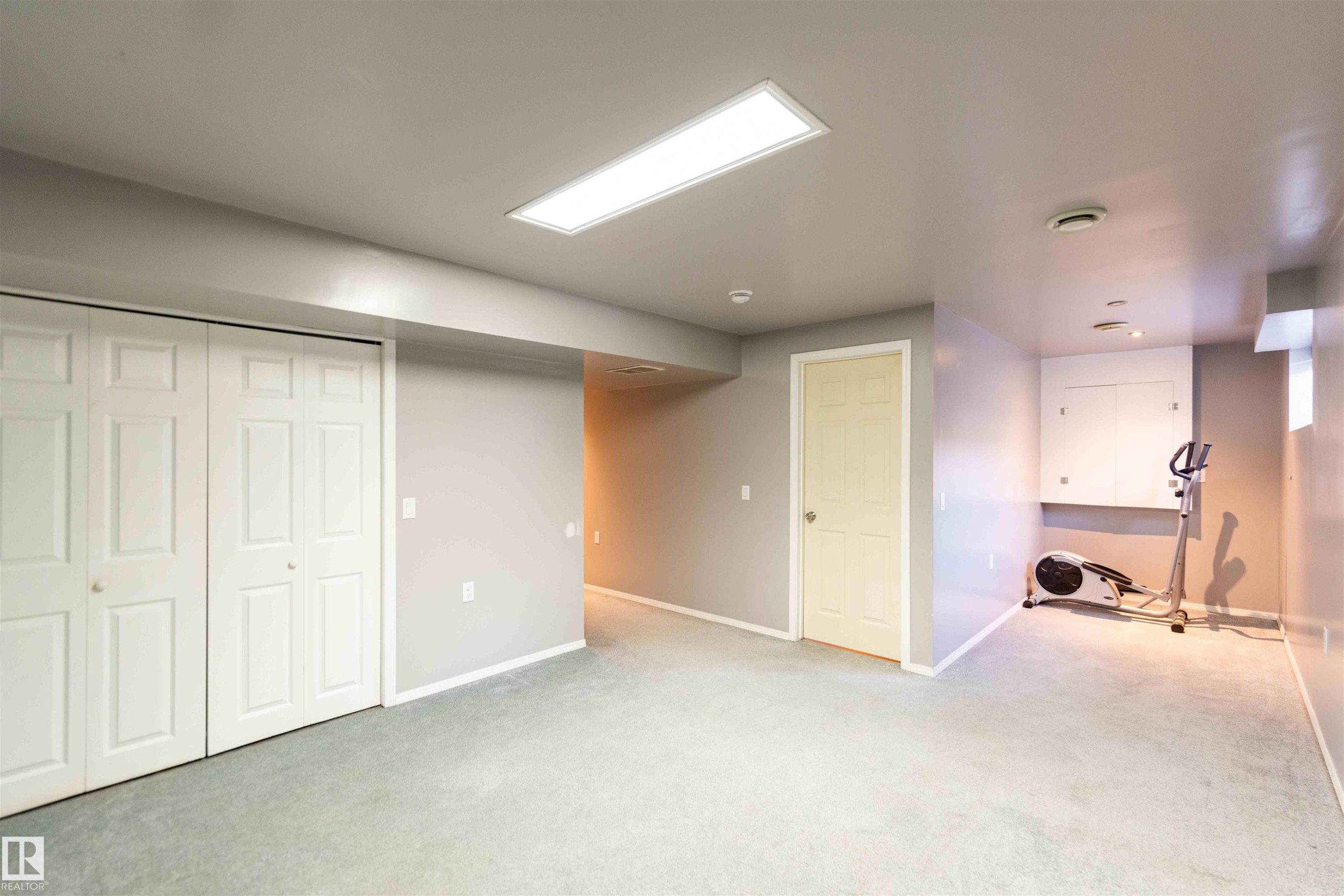 11211 11 Ave, Edmonton, AB - Indoor