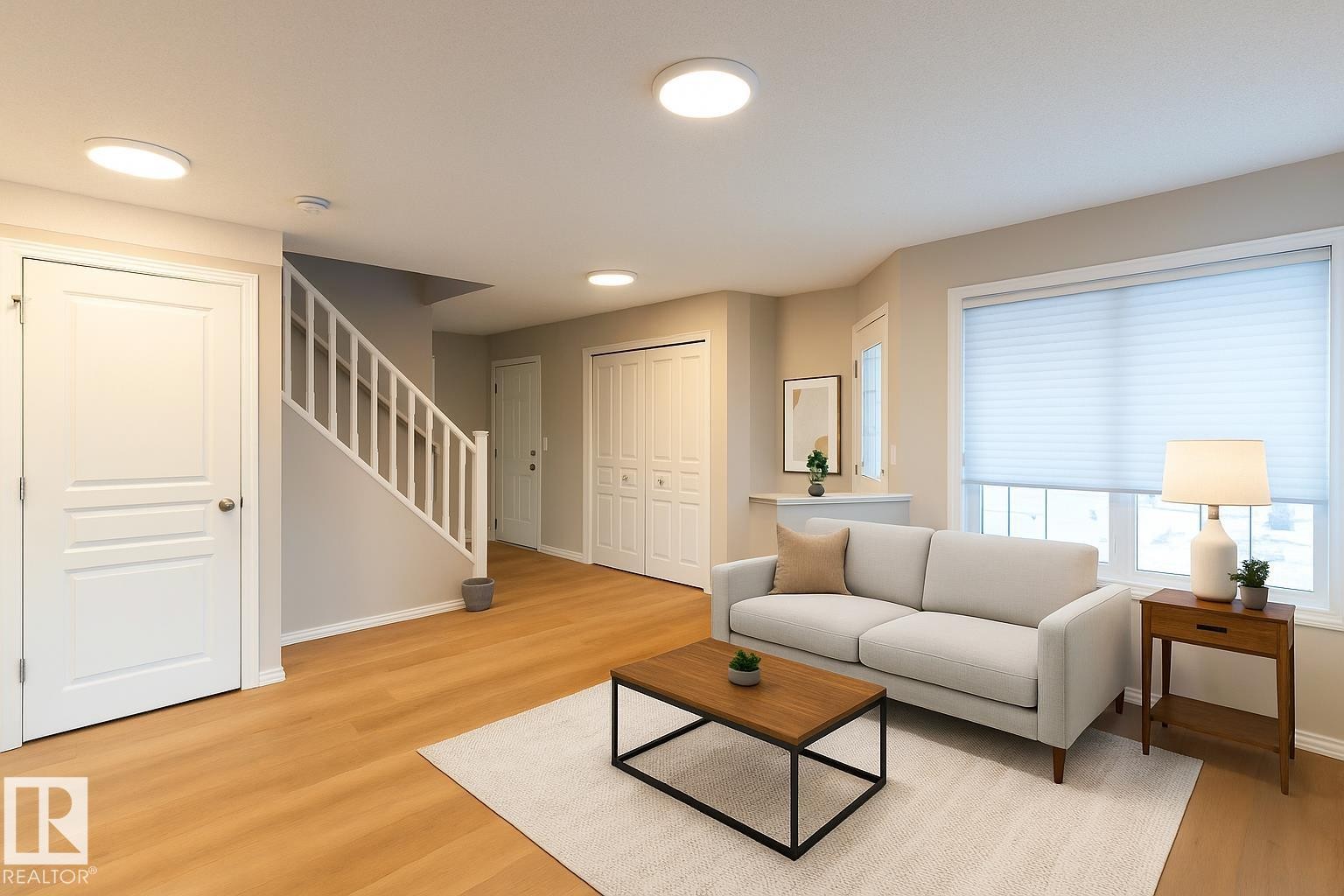 11211 11 Ave, Edmonton, AB - Indoor Photo Showing Living Room