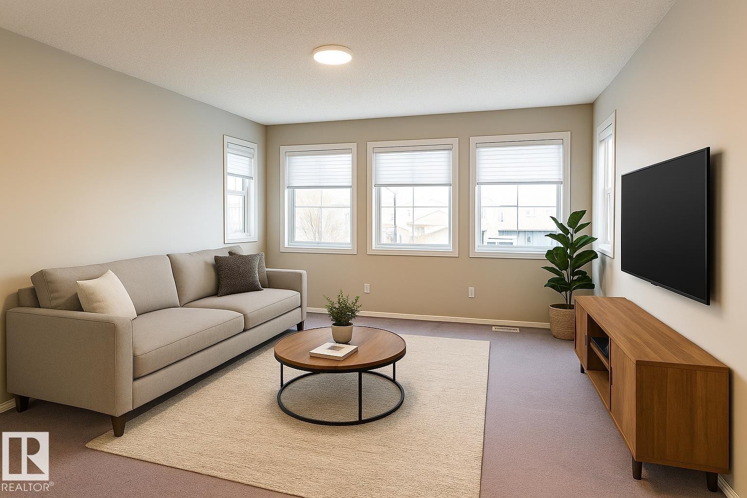 11211 11 Ave, Edmonton, AB - Indoor Photo Showing Living Room