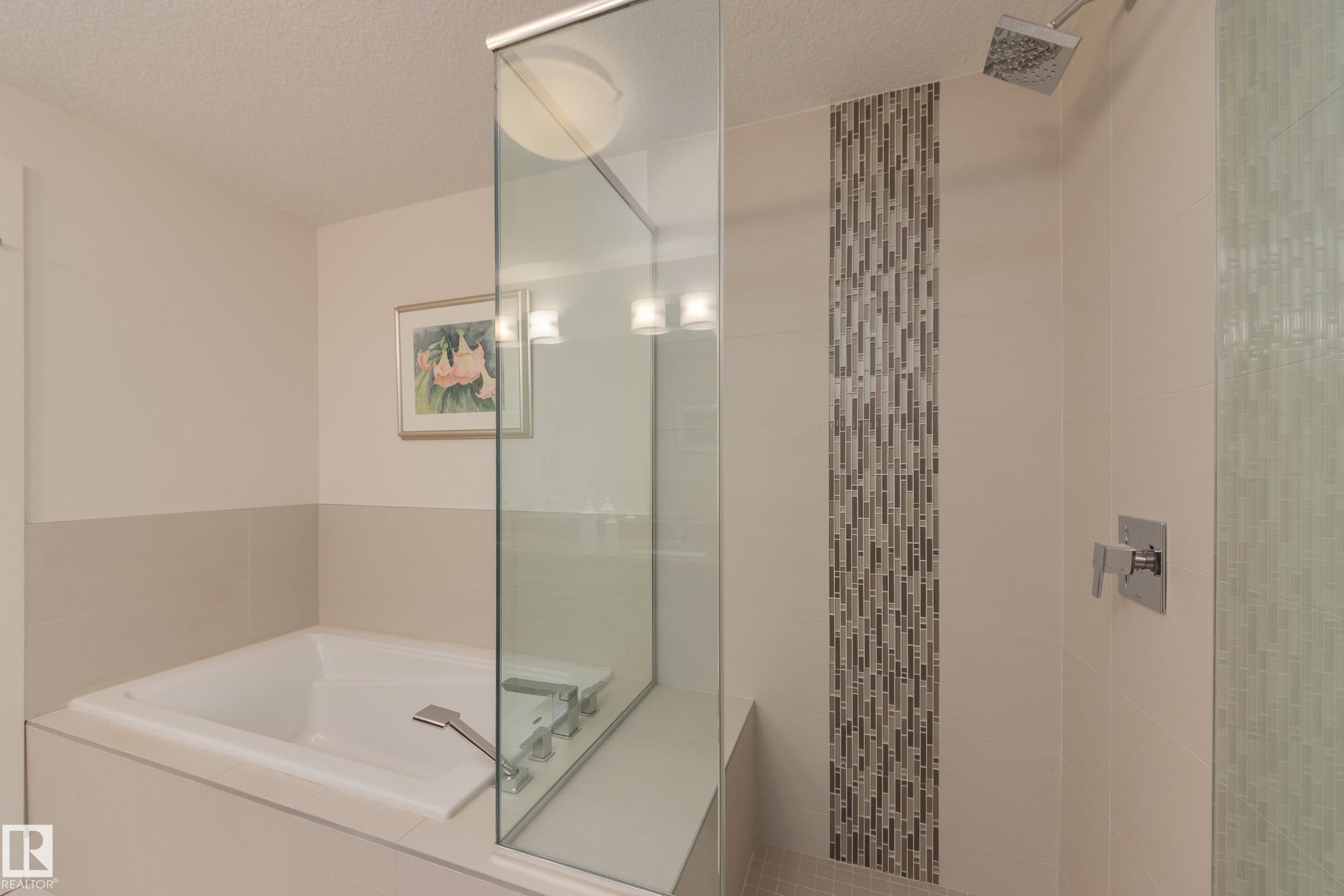 403 1350 Windermere Way, Edmonton, AB - Indoor Photo Showing Bathroom