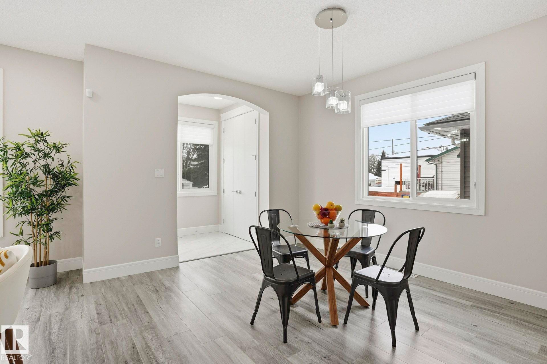 10633 64 Avenue, Edmonton, AB - Indoor Photo Showing Dining Room
