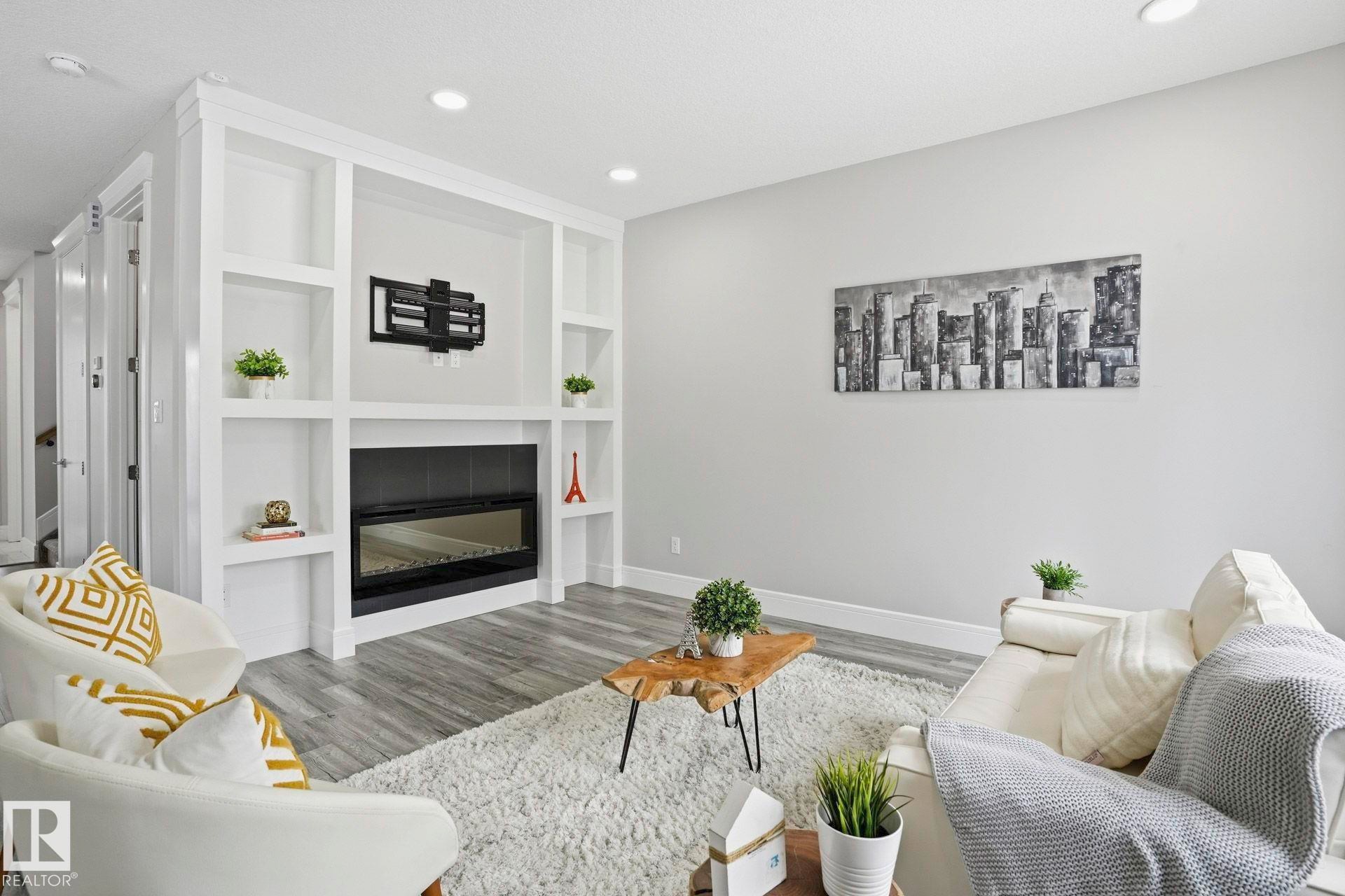 10633 64 Avenue, Edmonton, AB - Indoor Photo Showing Living Room With Fireplace