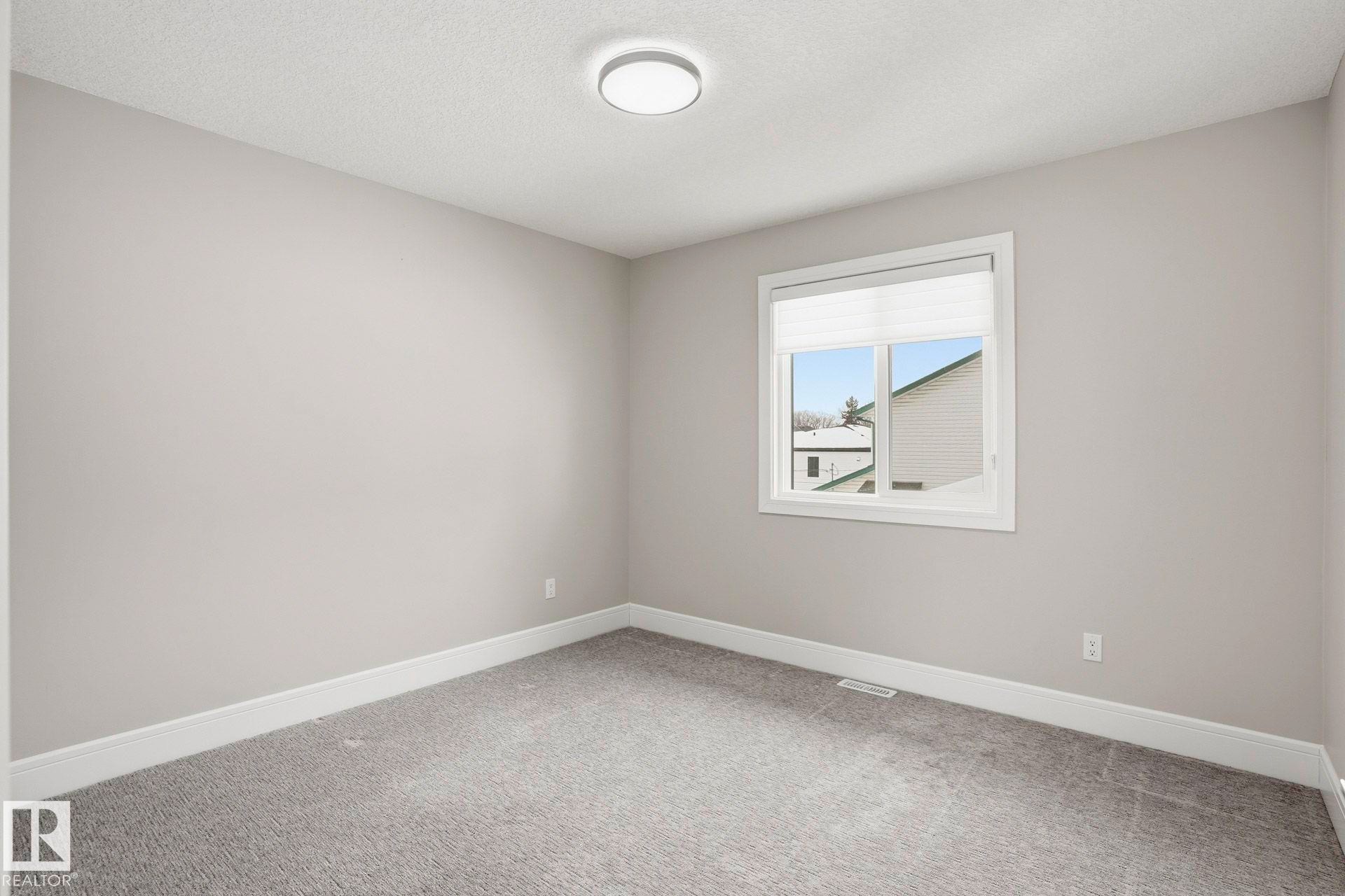 10633 64 Avenue, Edmonton, AB - Indoor Photo Showing Other Room