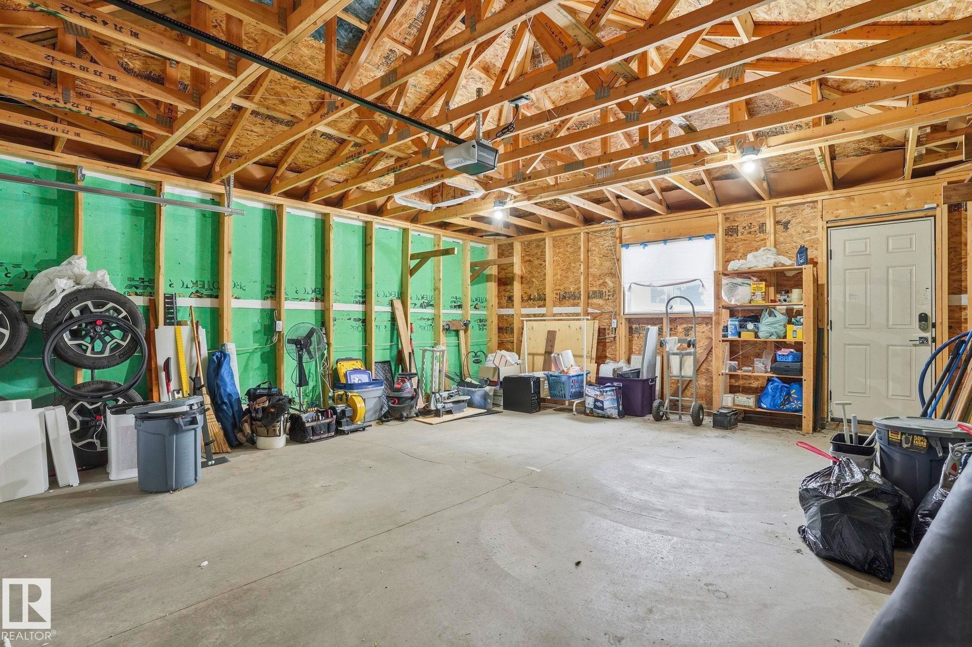 10633 64 Avenue, Edmonton, AB - Indoor