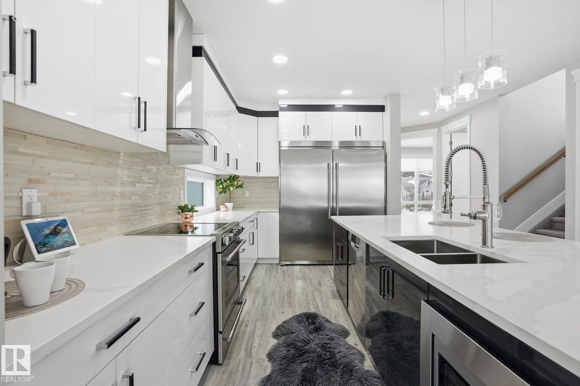 10633 64 Avenue, Edmonton, AB - Indoor Photo Showing Kitchen With Double Sink With Upgraded Kitchen