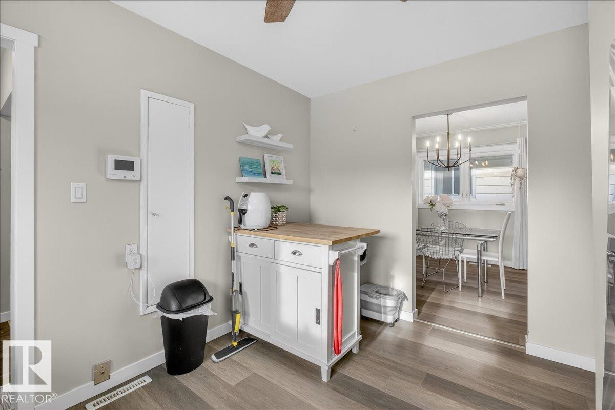 9909 77 Street, Edmonton, AB - Indoor