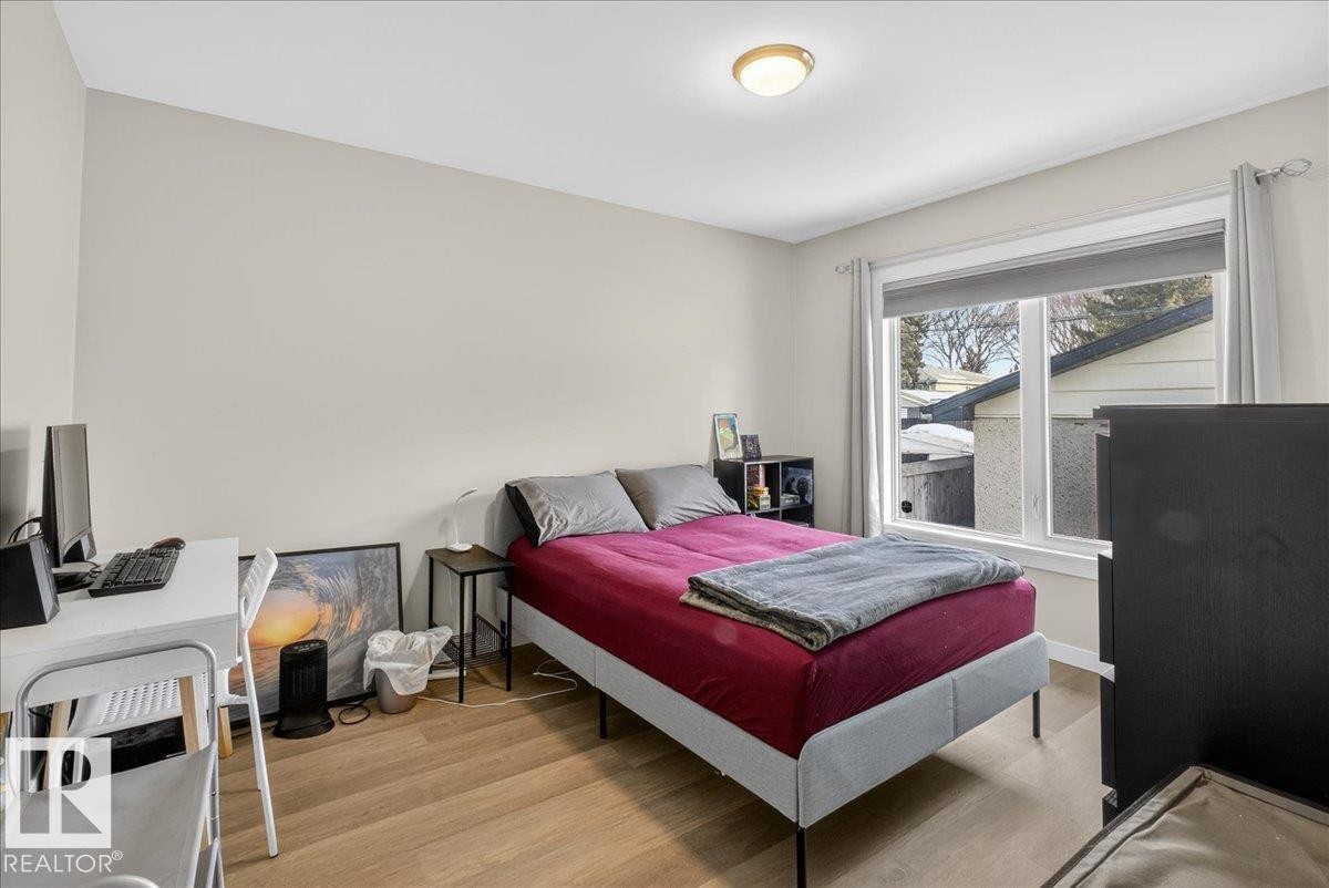 9909 77 Street, Edmonton, AB - Indoor Photo Showing Bedroom