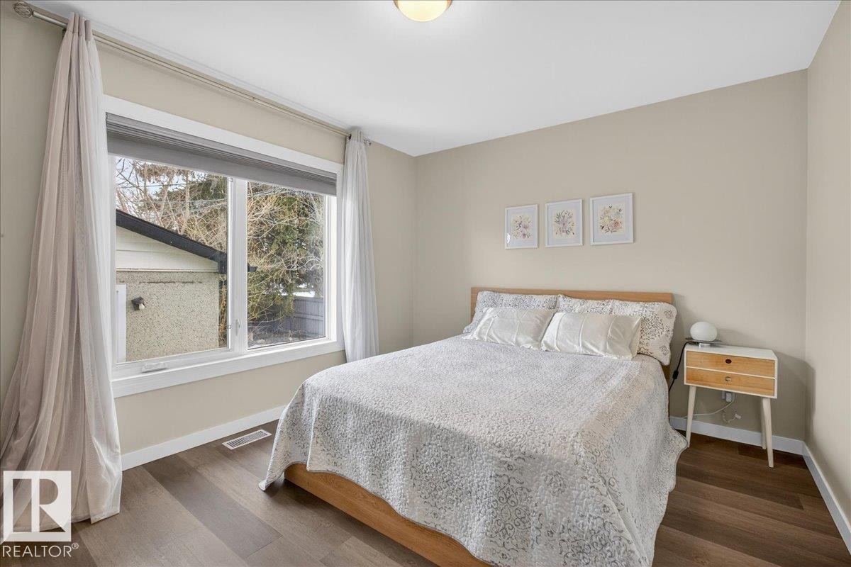 9909 77 Street, Edmonton, AB - Indoor Photo Showing Bedroom
