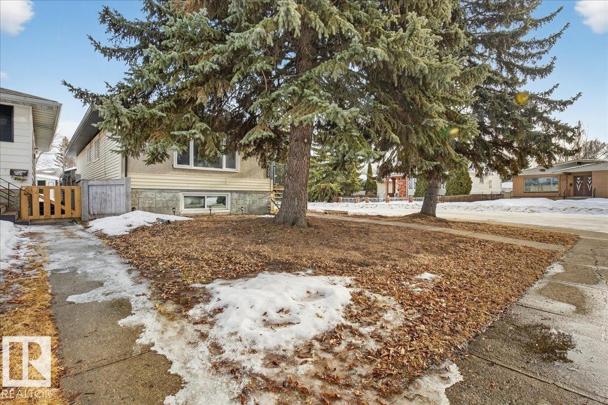 9909 77 Street, Edmonton, AB - Outdoor