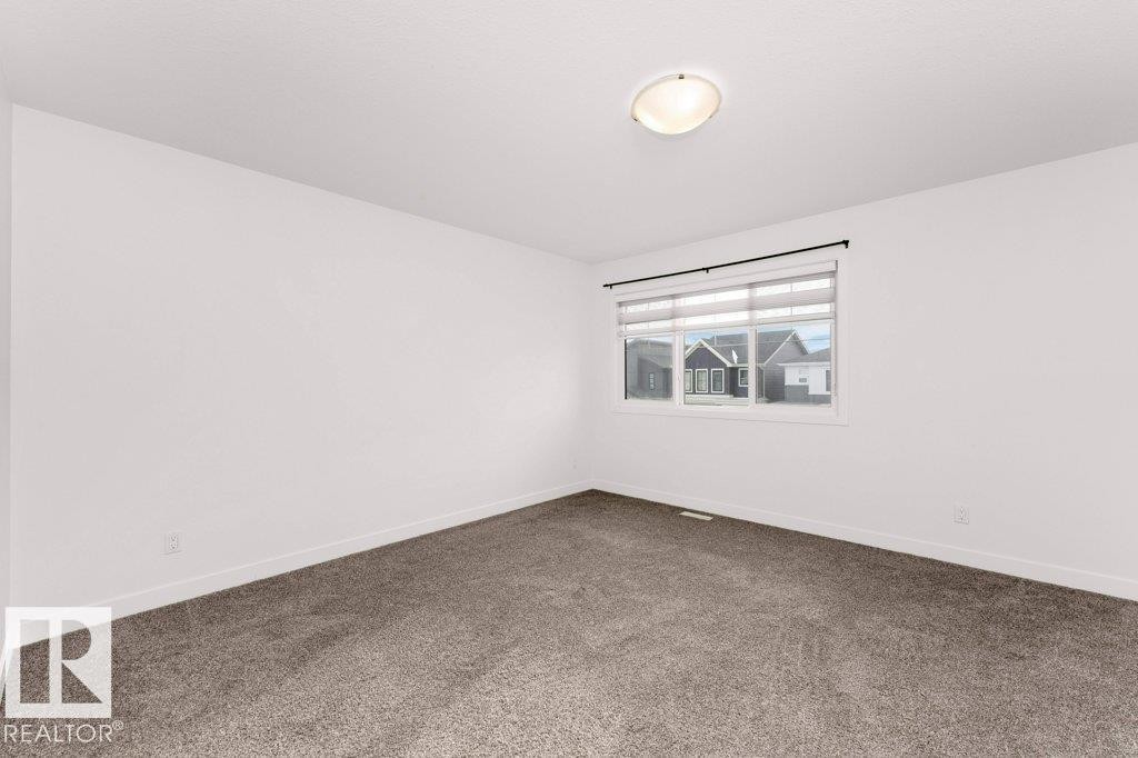 1529 Plum Circle, Edmonton, AB - Indoor Photo Showing Other Room