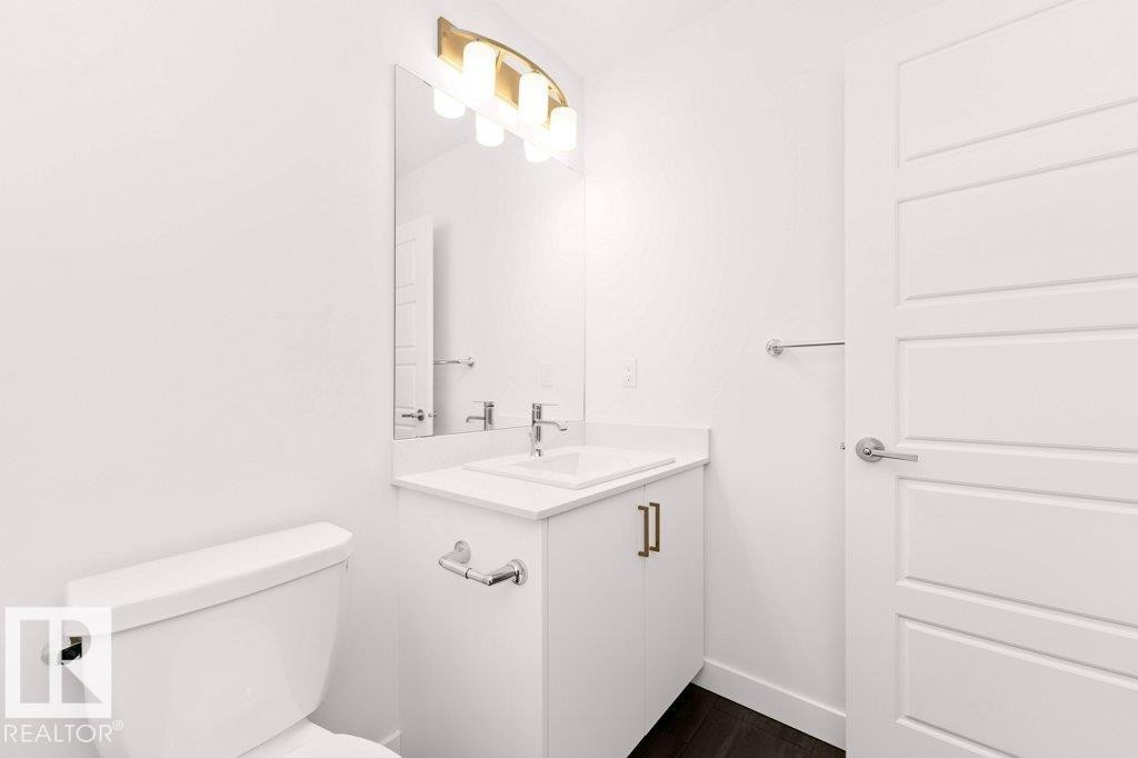 1529 Plum Circle, Edmonton, AB - Indoor Photo Showing Bathroom