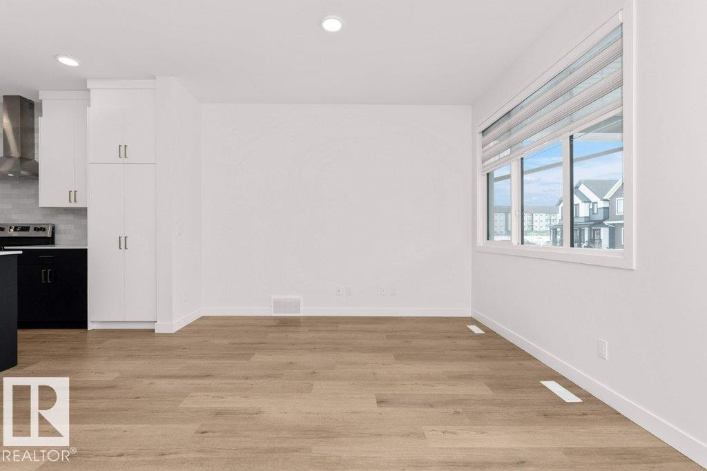 1529 Plum Circle, Edmonton, AB - Indoor Photo Showing Other Room