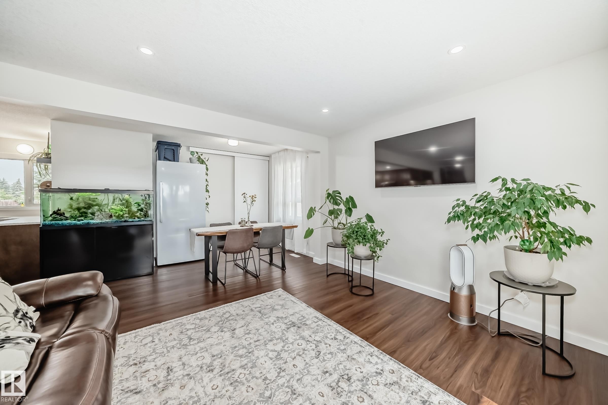 29 Sunset Boulevard, St. Albert, AB - Indoor Photo Showing Living Room