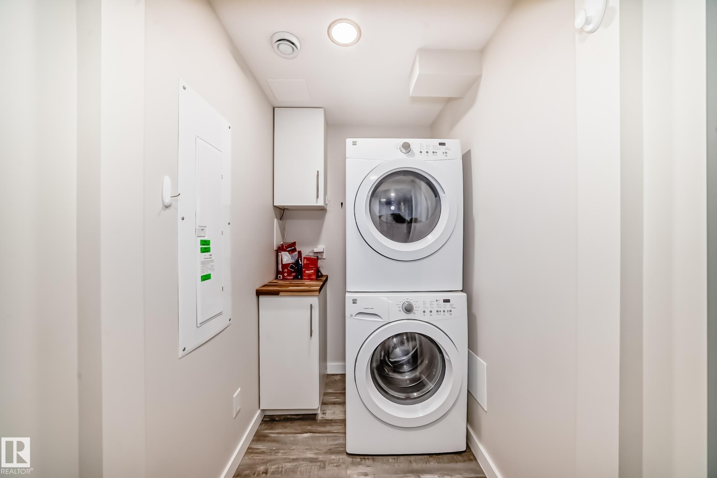 29 Sunset Boulevard, St. Albert, AB - Indoor Photo Showing Laundry Room
