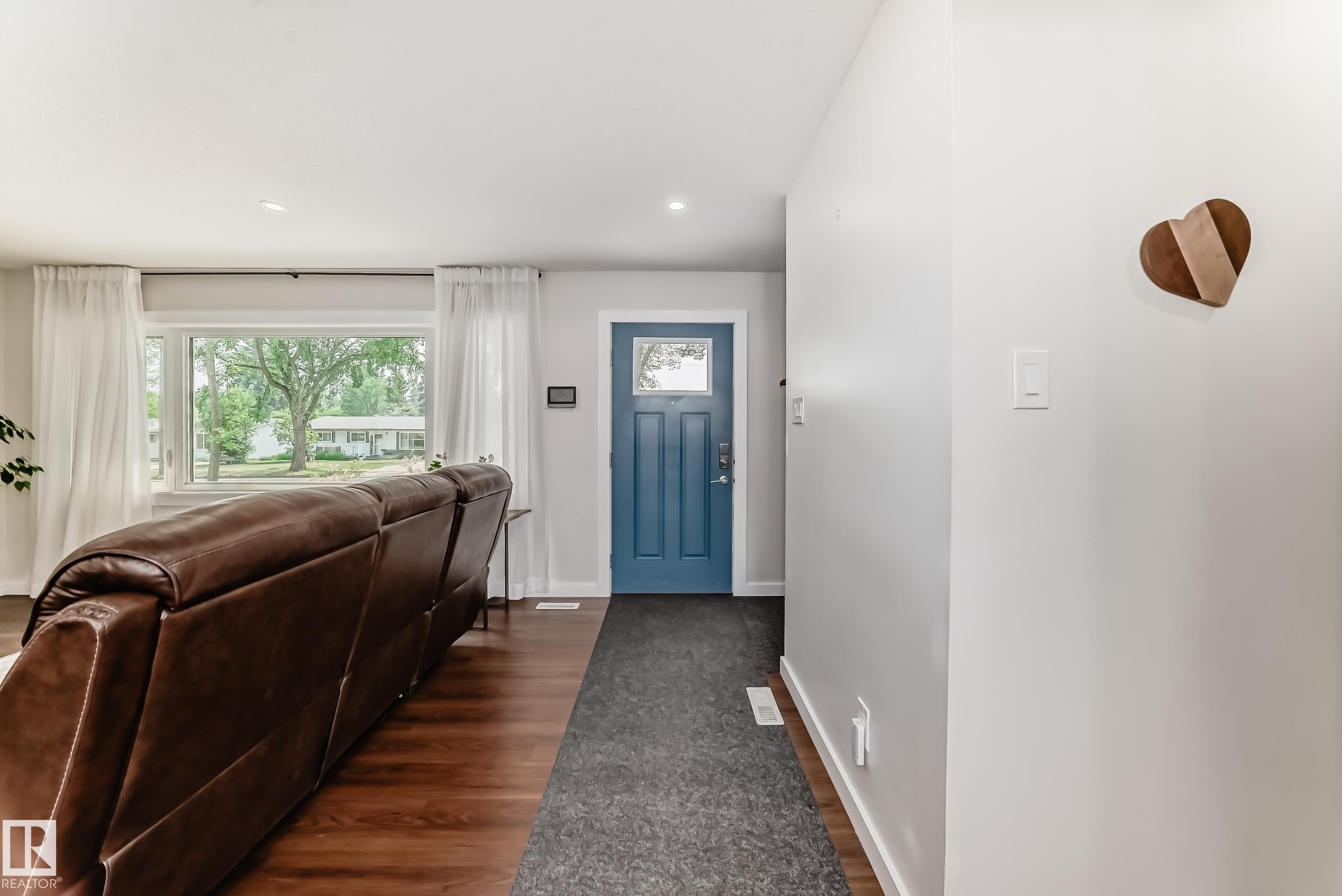 29 Sunset Boulevard, St. Albert, AB - Indoor