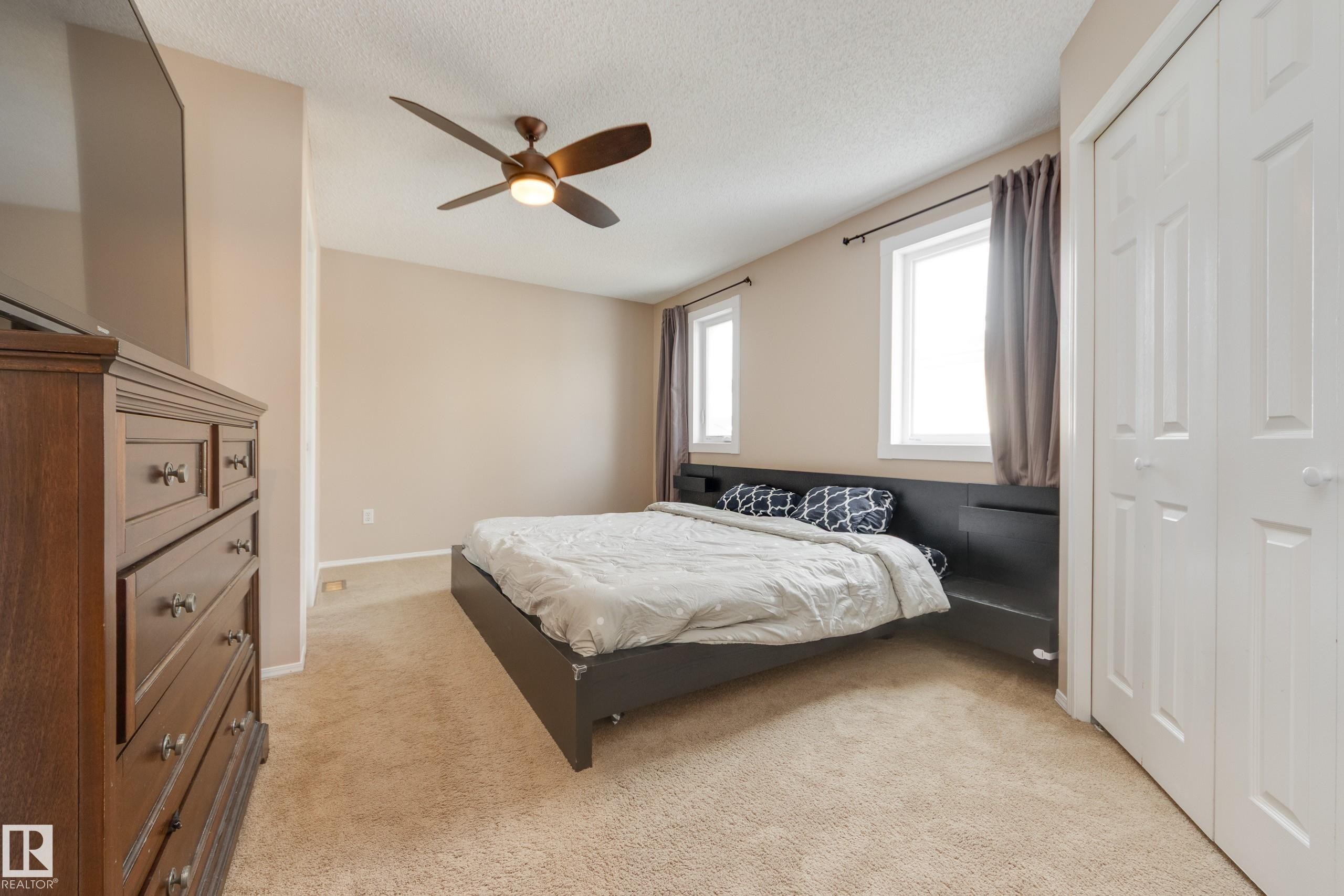 18812 93 Avenue, Edmonton, AB - Indoor Photo Showing Bedroom