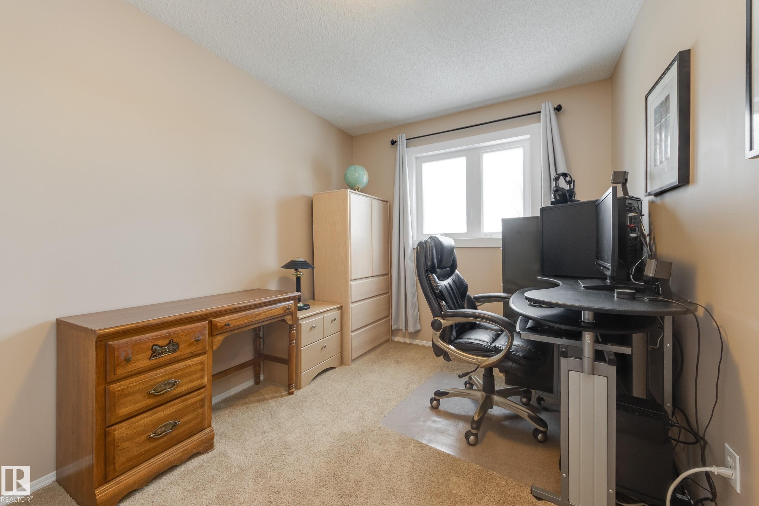 18812 93 Avenue, Edmonton, AB - Indoor Photo Showing Office