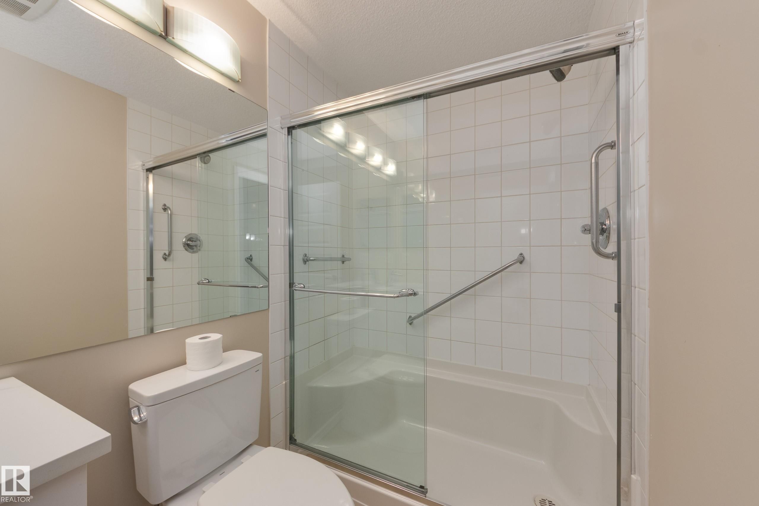 404 6070 Schonsee Way, Edmonton, AB - Indoor Photo Showing Bathroom