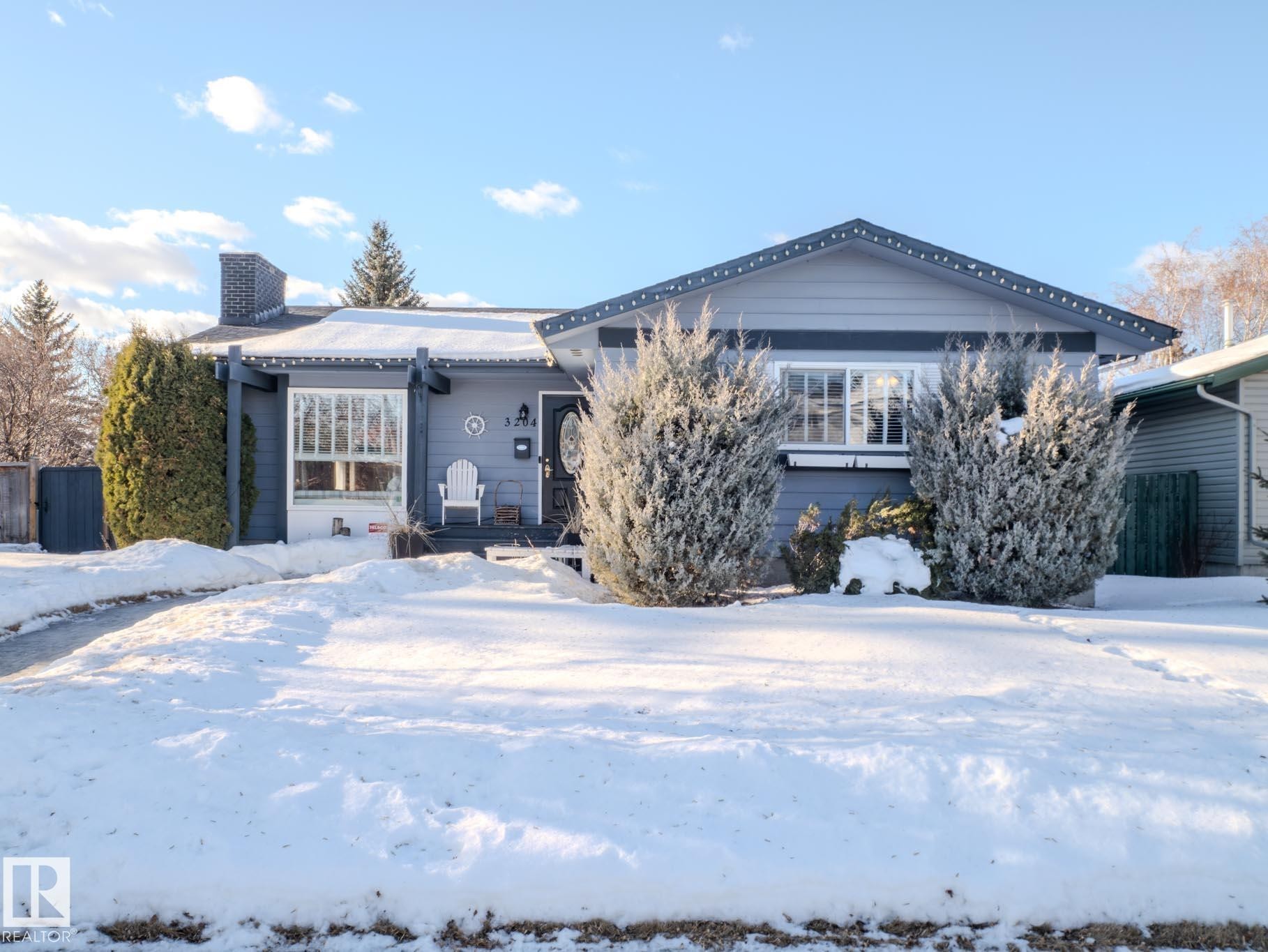 View of front of home with a chimney - 3204 113B Street, Edmonton, AB - Outdoor