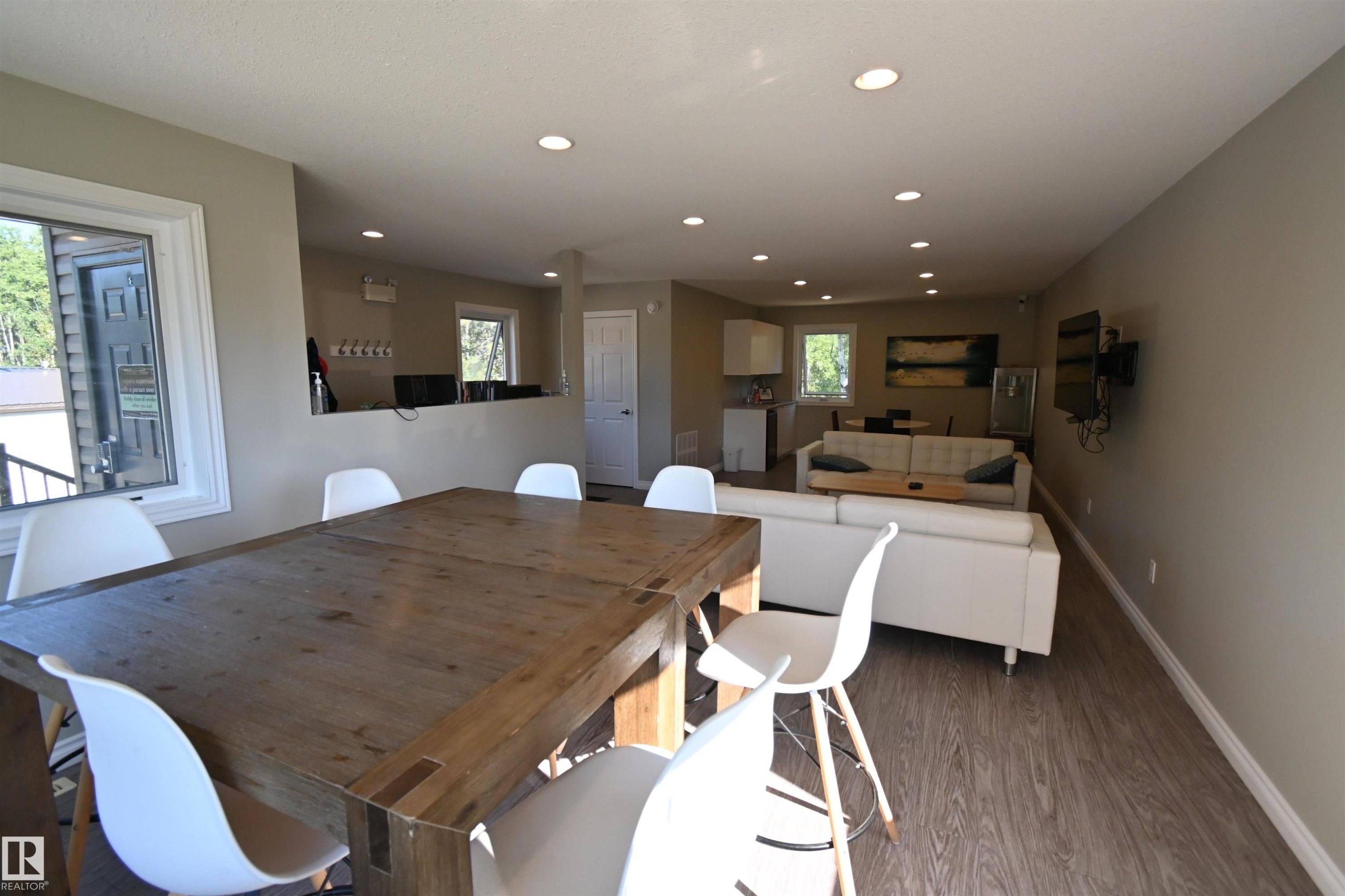 64 53206 Rge Road 55 A, Rural Parkland County, AB - Indoor Photo Showing Dining Room