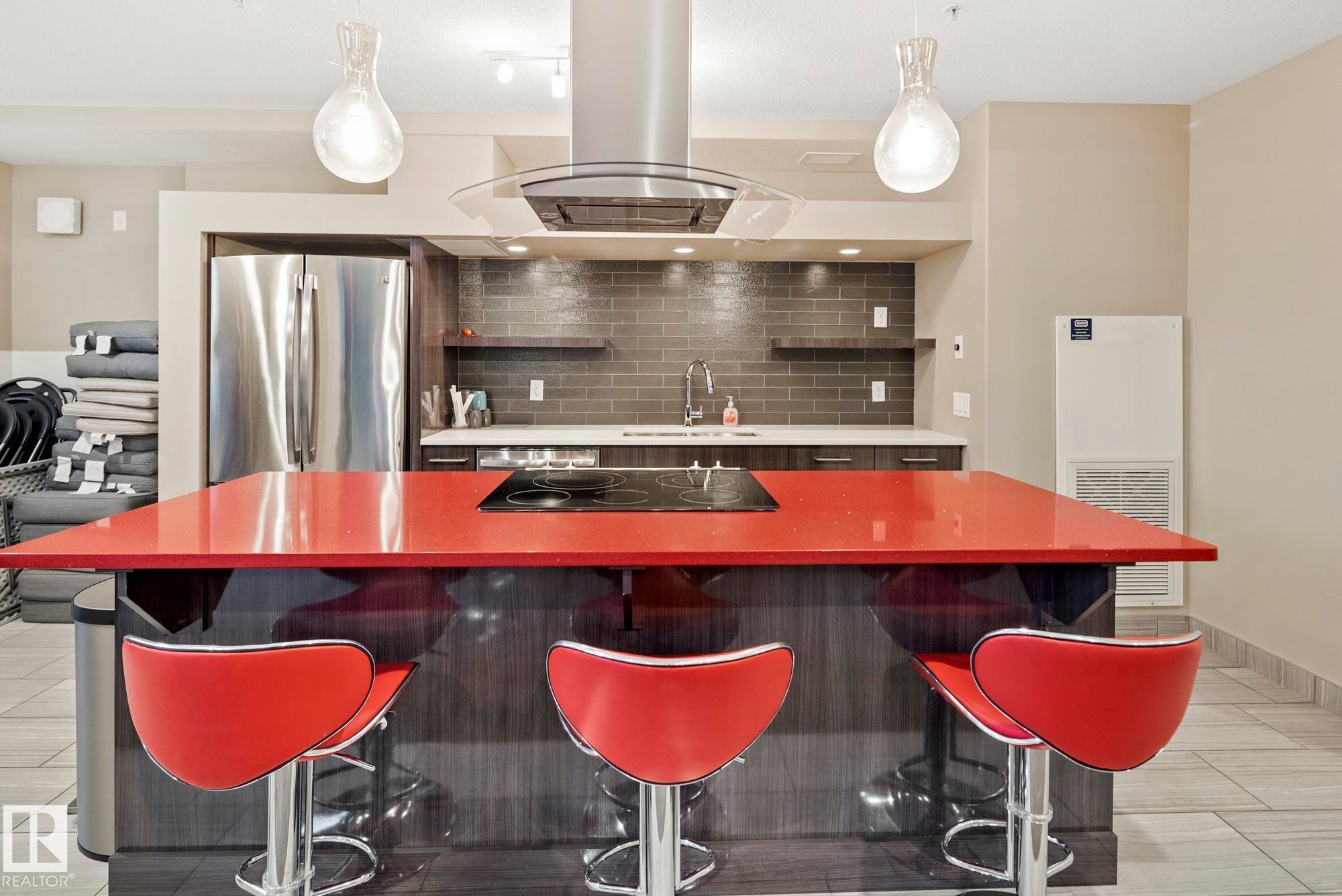 109 11080 Ellerslie Road, Edmonton, AB - Indoor Photo Showing Kitchen With Upgraded Kitchen