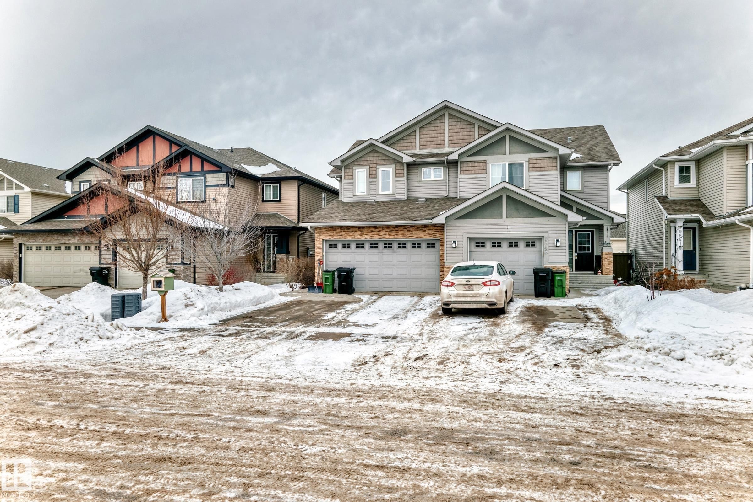 Craftsman inspired home with an attached garage - 9645 Simpson Place, Edmonton, AB