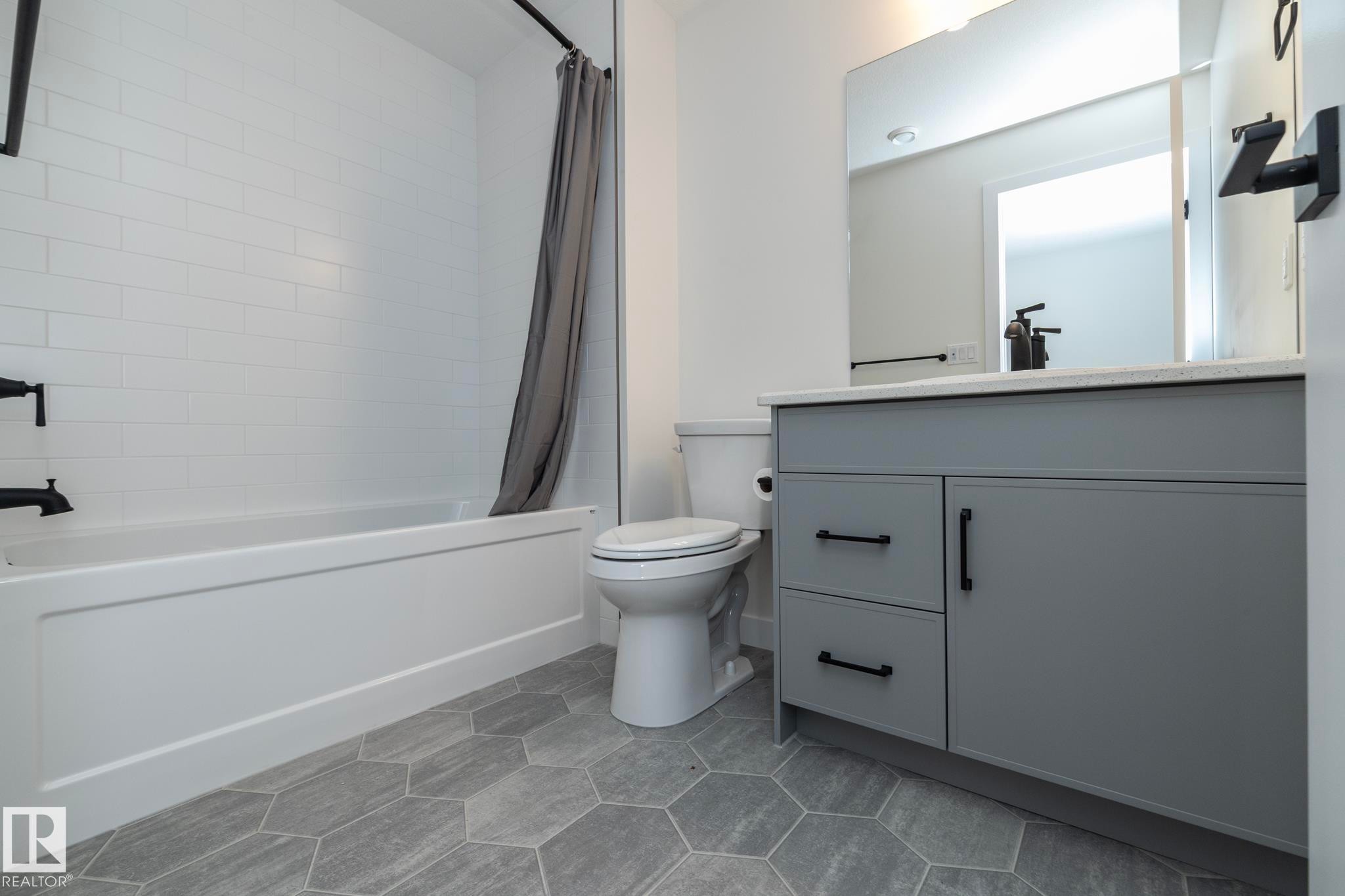 56 Brazeau Drive, Devon, AB - Indoor Photo Showing Bathroom
