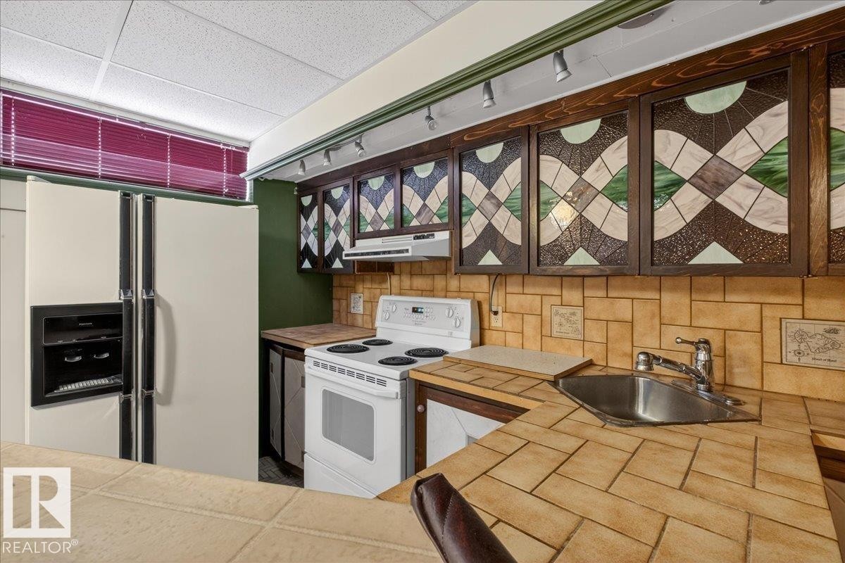 Basement - Edmonton, AB - Indoor Photo Showing Kitchen