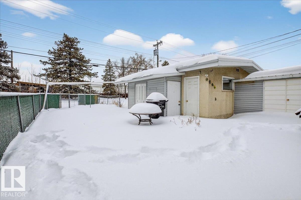 Snowy yard with an outdoor structure - Edmonton, AB - Outdoor